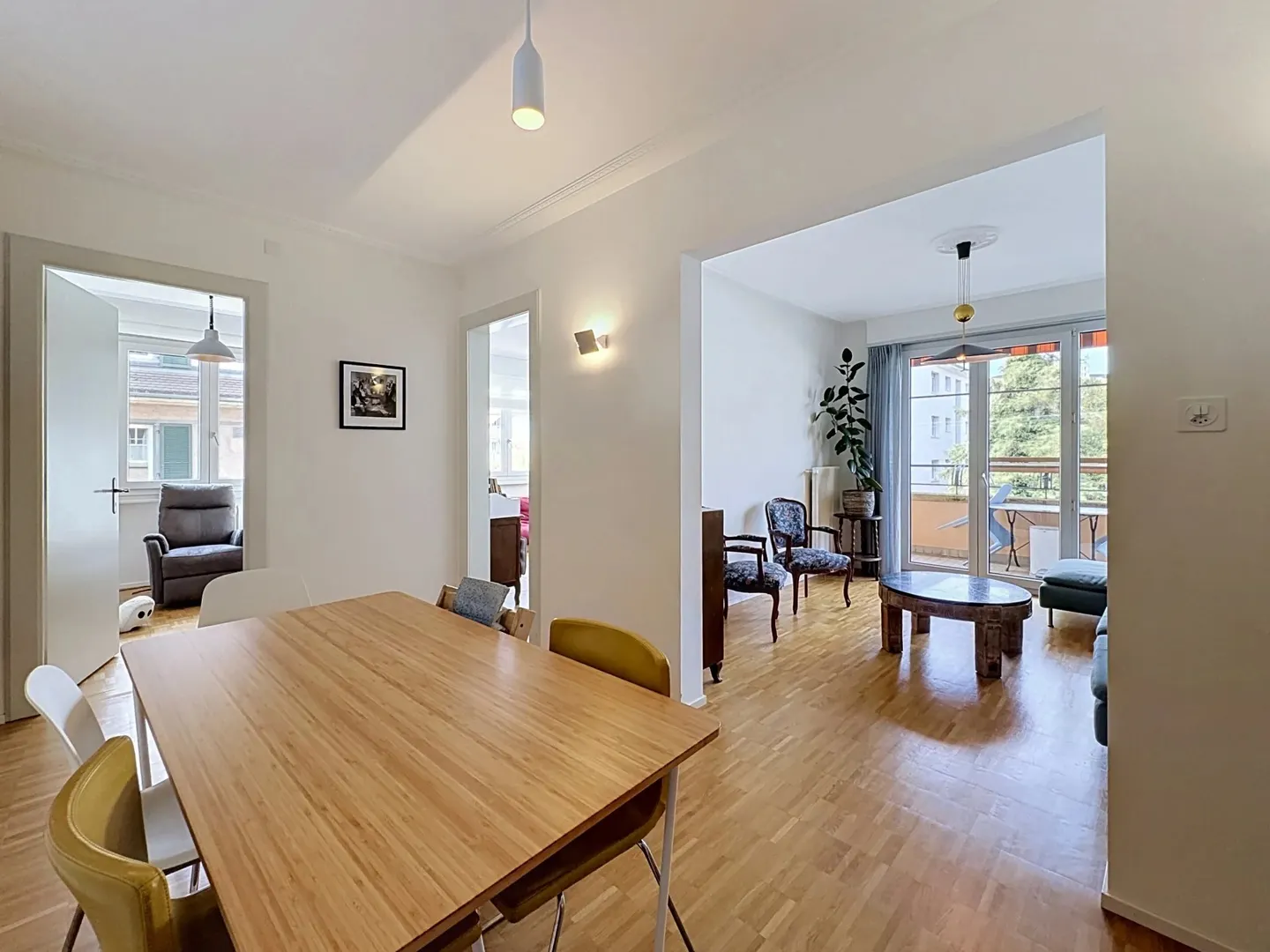 Charmante 4,5-Zimmer-Wohnung mit Stuck und ungewöhnlich hohen Decken - Foto 10 von 10