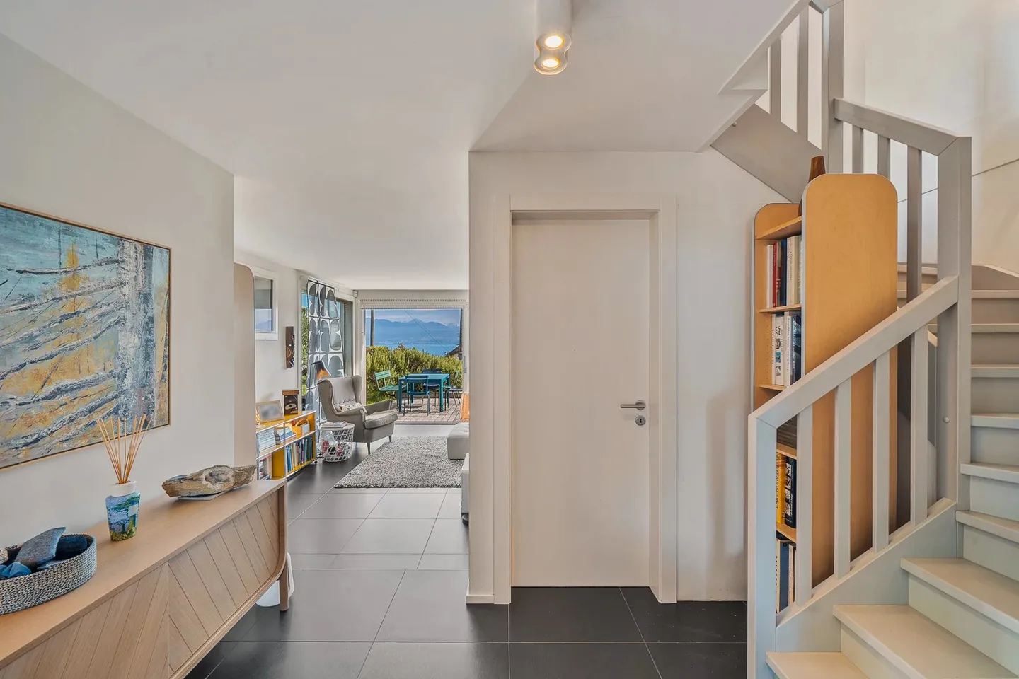 Contemporary terraced house of 140 m2 living space with lake view - Photo 7 of 13