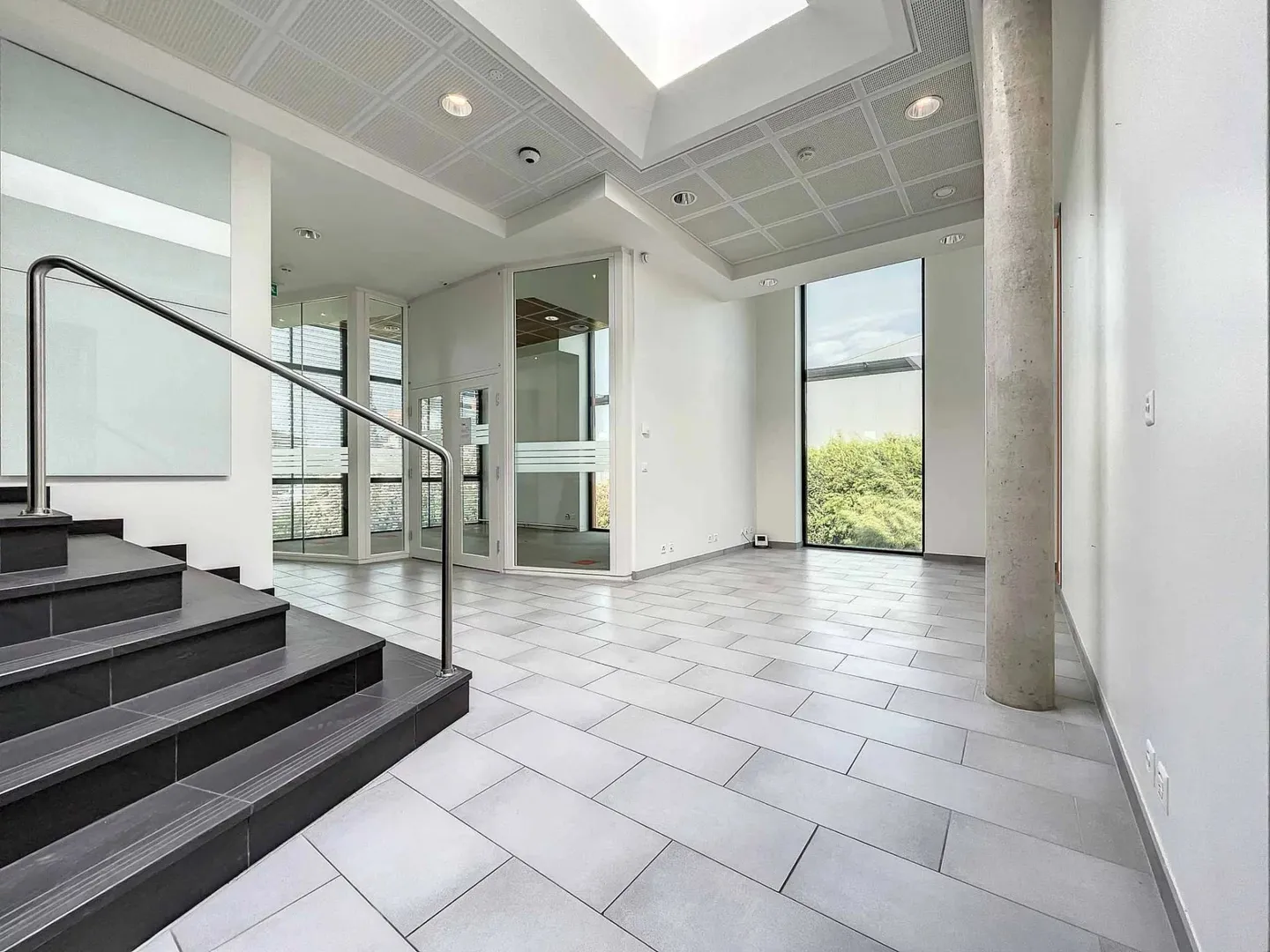 Immeuble mixte de 1'400 m2 à louer - Photo 6 sur 13