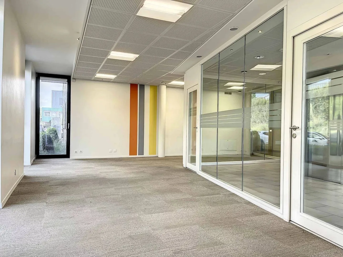 Immeuble mixte de 1'400 m2 à louer - Photo 3 sur 13