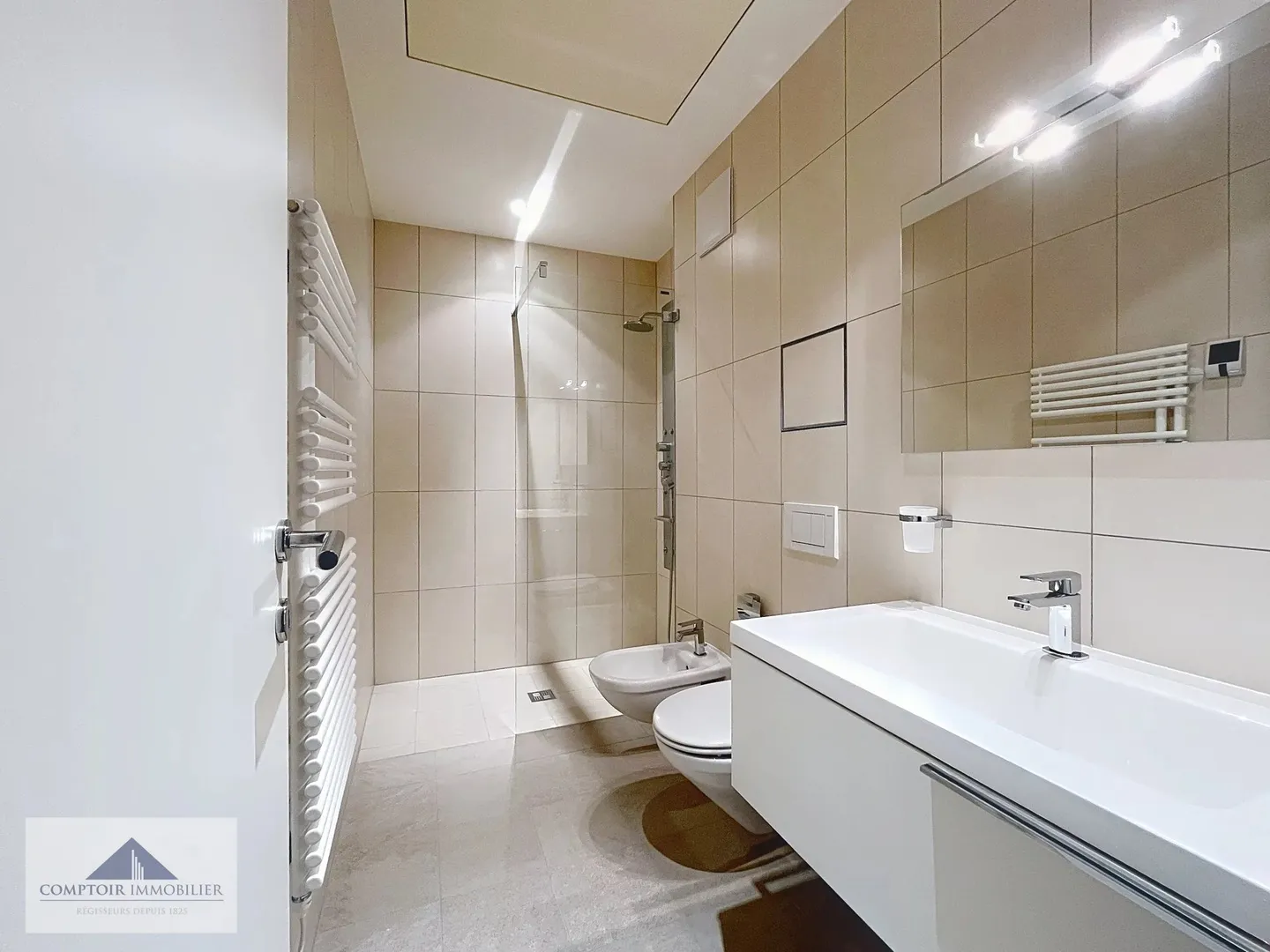 Elegante 5-Zimmer-Wohnung mit Panoramablick - Foto 9 von 13