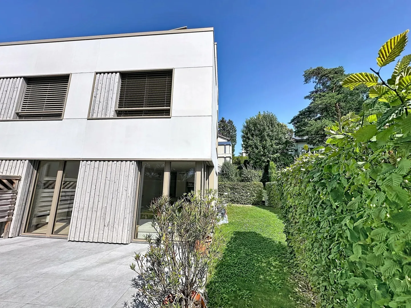 Villa familiale baignée de lumière avec jardin, un cadre de vie idéal à proximité de toutes les commodités. - Photo 10 sur 13