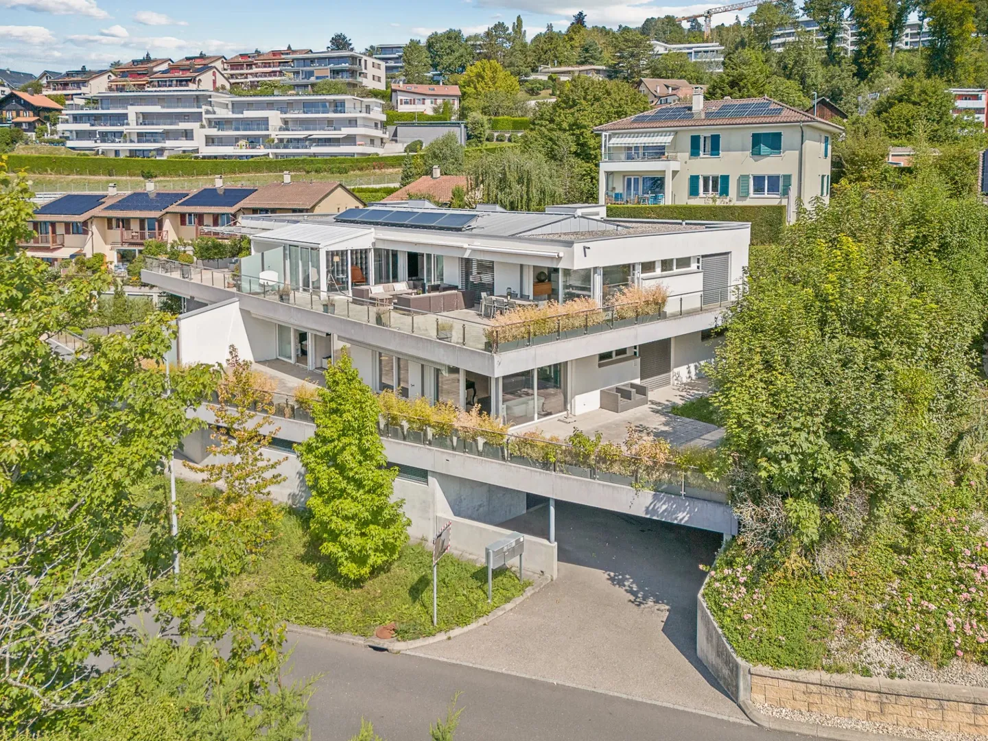 Maison jumelle contemporaine avec vue panoramique sur le lac Léman - Photo 3 sur 13