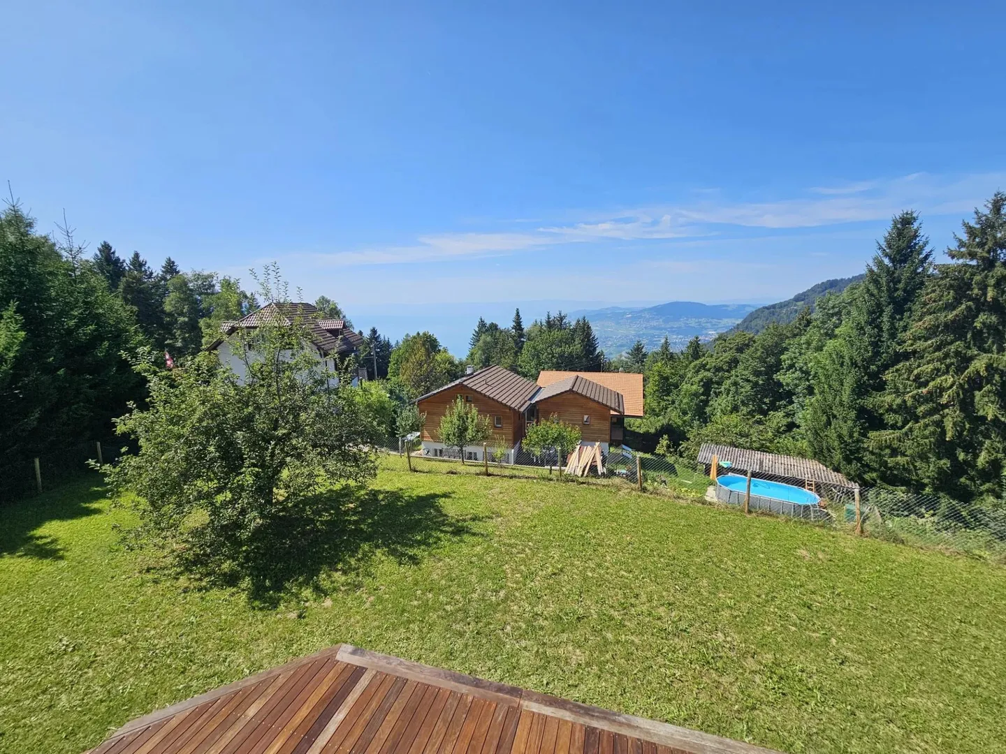 Escape in the Heights of Montreux - Photo 2 of 13
