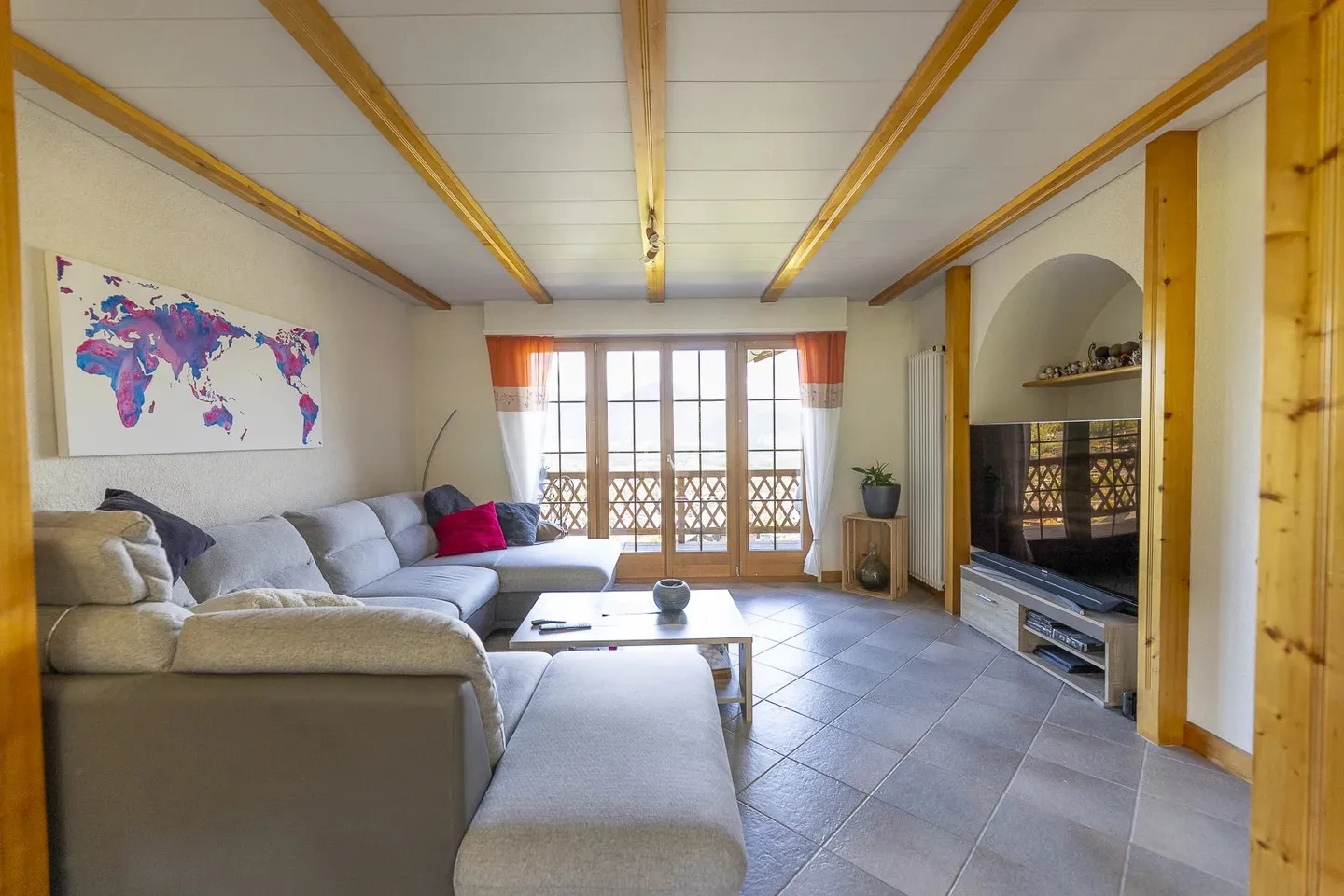 Family Villa in Choëx – Monthey | A versatile property with multiple possibilities - Photo 7 of 13