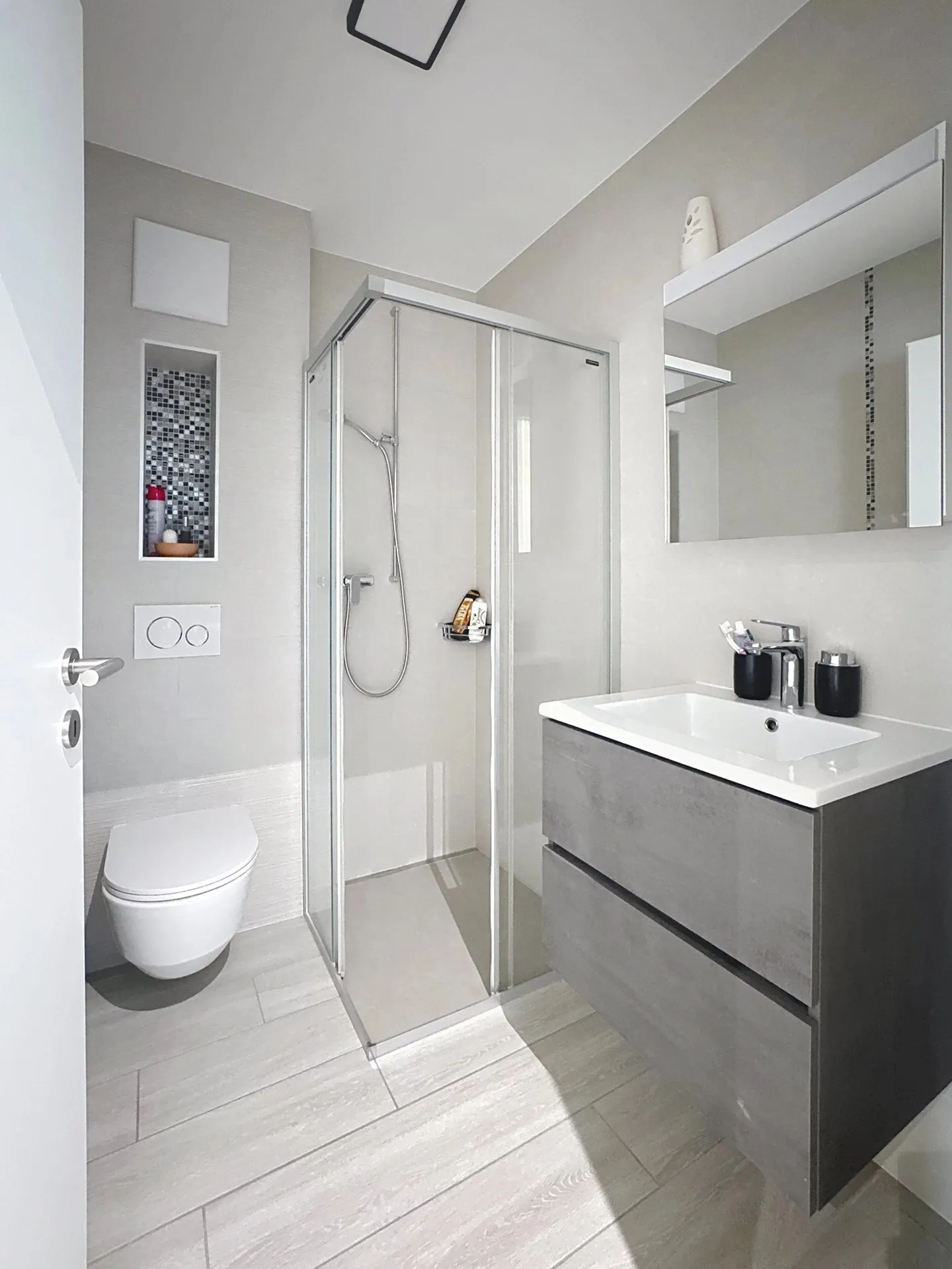 Recent Triplex Villa - Photo 7 of 13