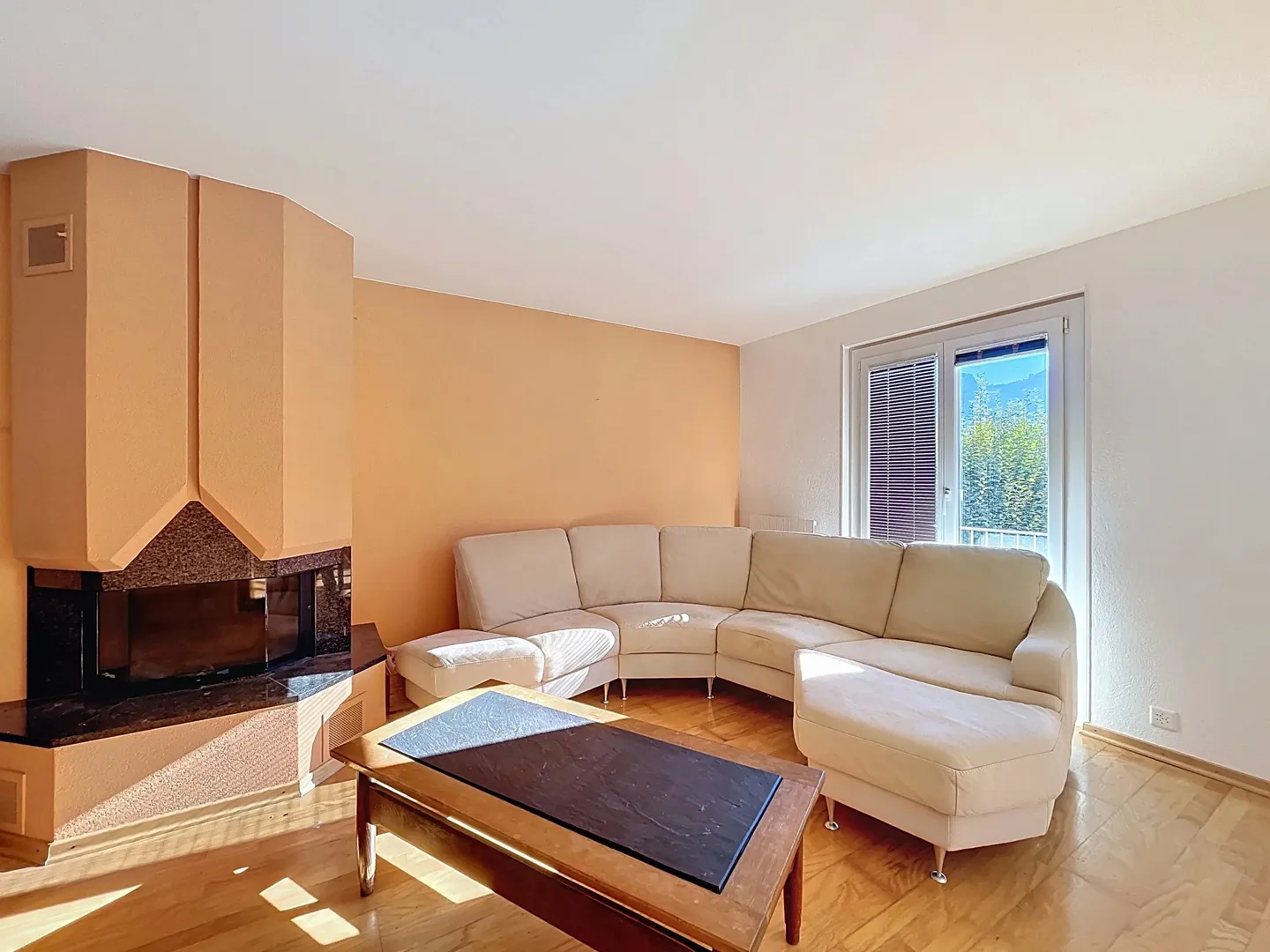 Maison familiale spacieuse dans quartier prisé - Photo 5 sur 13