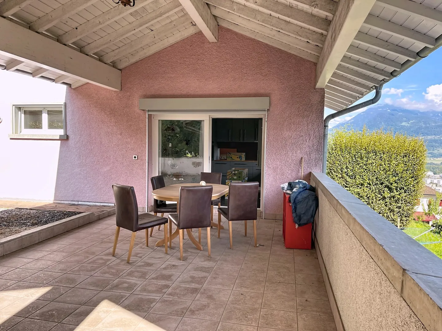 Maison familiale spacieuse dans quartier prisé - Photo 10 sur 13