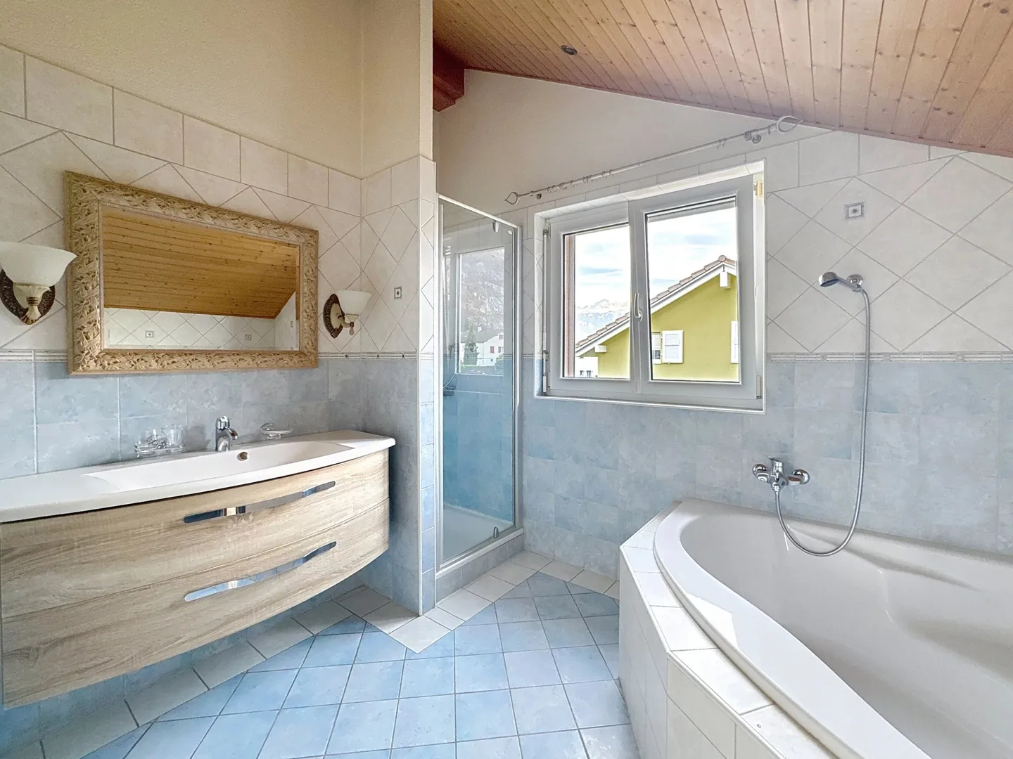 Charming semi-detached villa with garden and jacuzzi - Photo 7 of 13