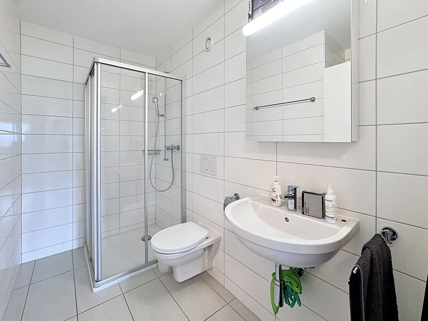 4,5 helle Zimmer mit Loggia und freiem Blick ideal zum Wohnen oder Investieren - Foto 8 von 9