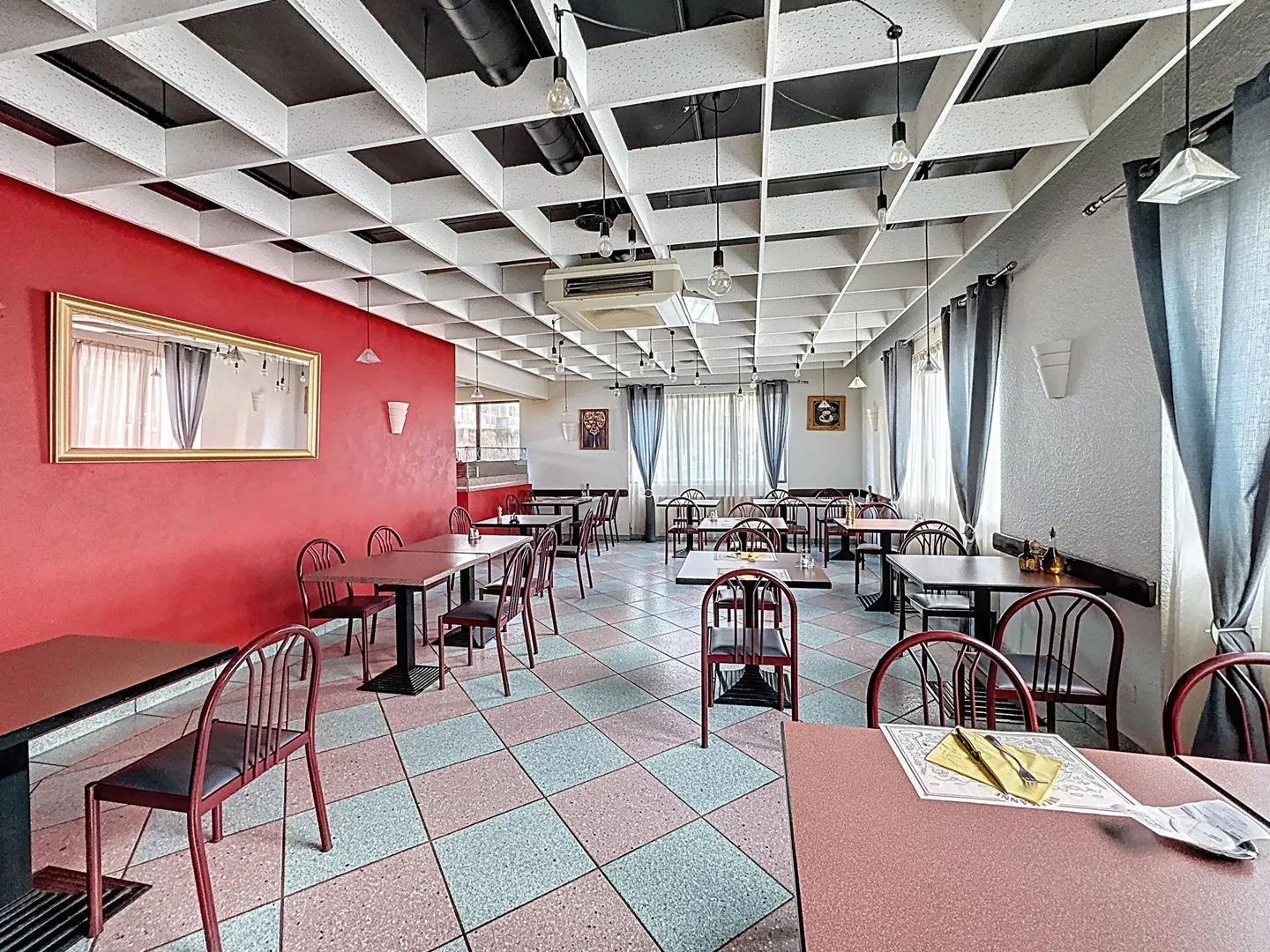 Vielseitiges Gebäude ideal für Investoren - Foto 13 von 13