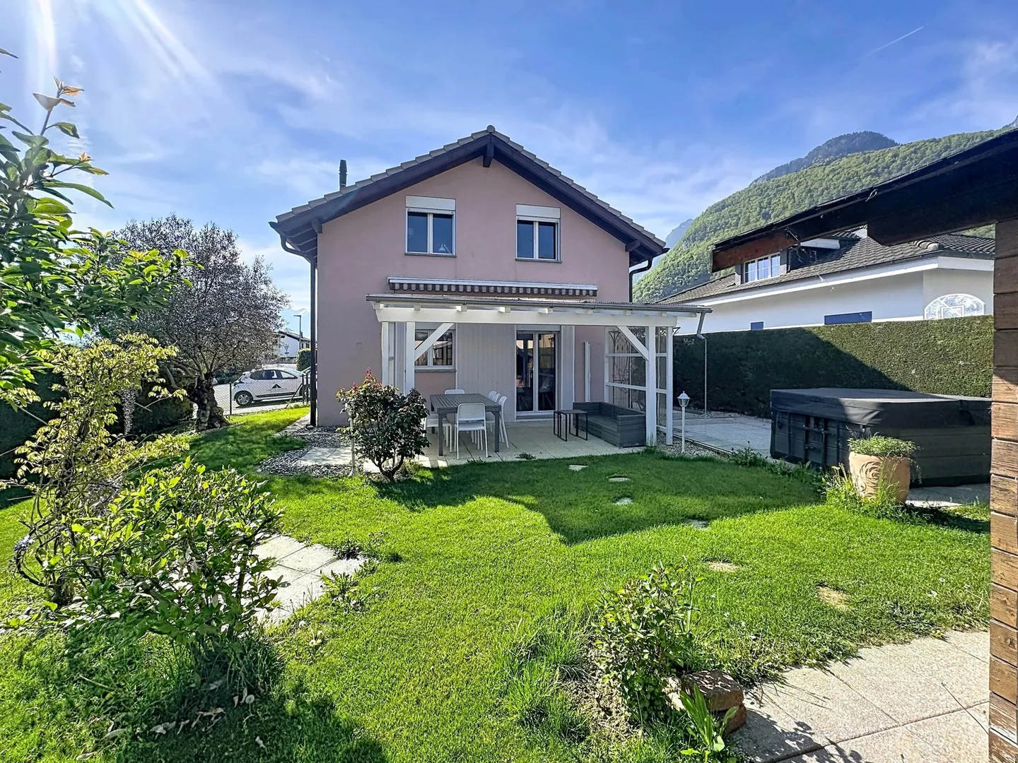 Charming semi-detached villa with garden and jacuzzi - Photo 7 of 9