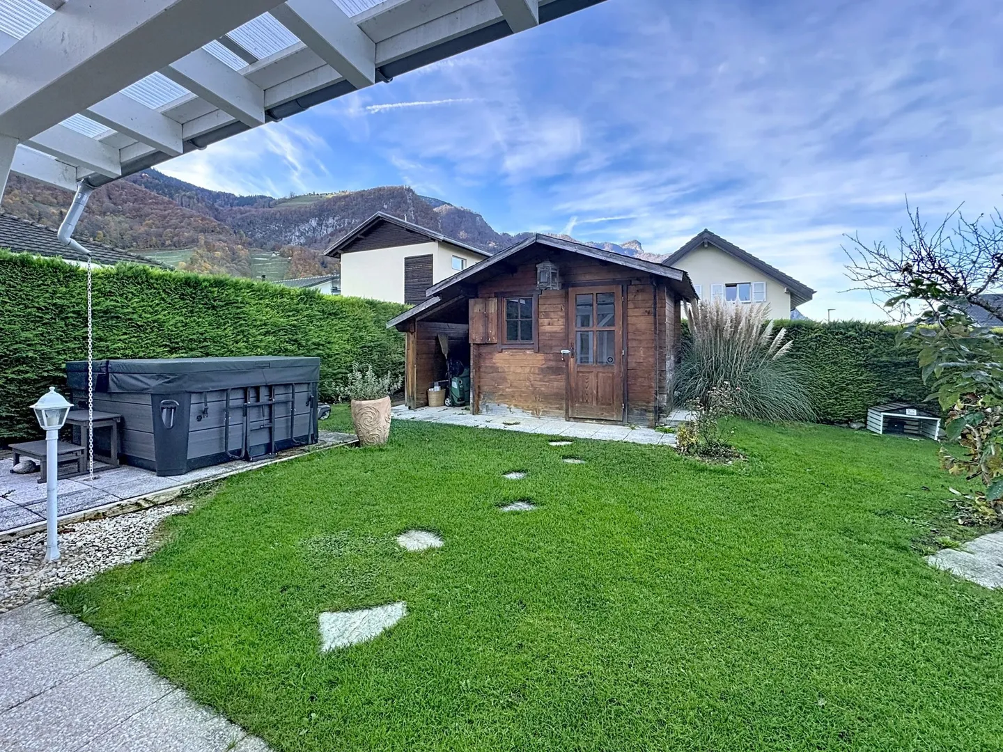 Charming semi-detached villa with garden and jacuzzi - Photo 5 of 13