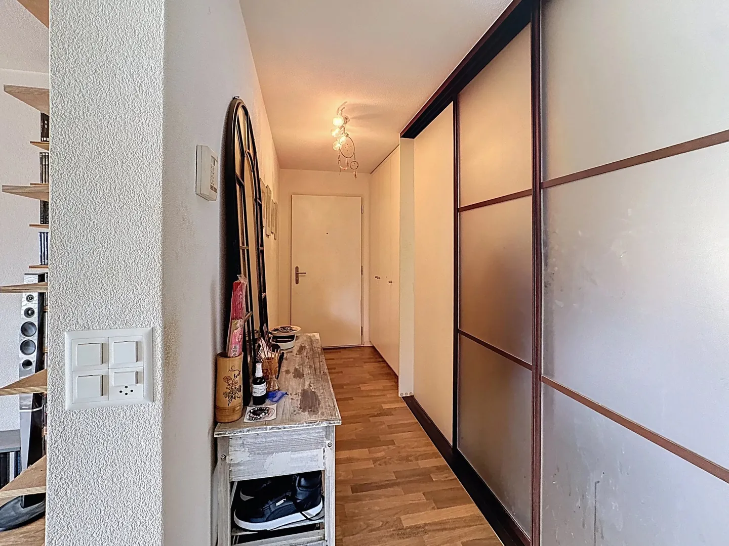 Atypical apartment with large living spaces and lots of charm - Photo 4 of 12