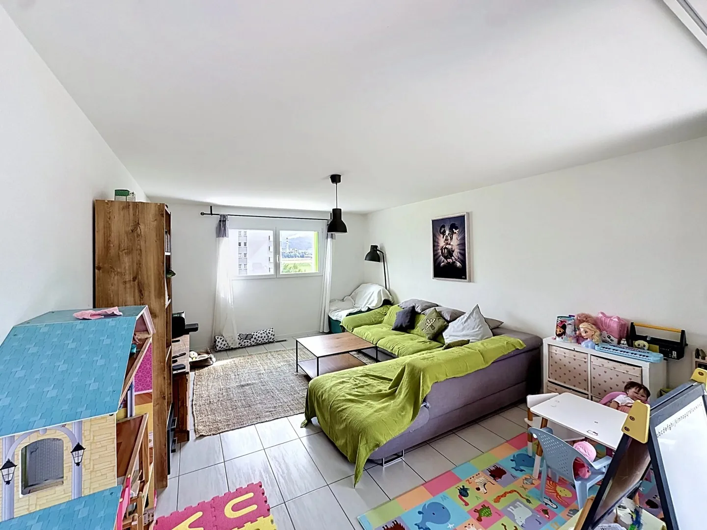 4,5 helle Zimmer mit Loggia und freiem Blick ideal zum Wohnen oder Investieren - Foto 3 von 9