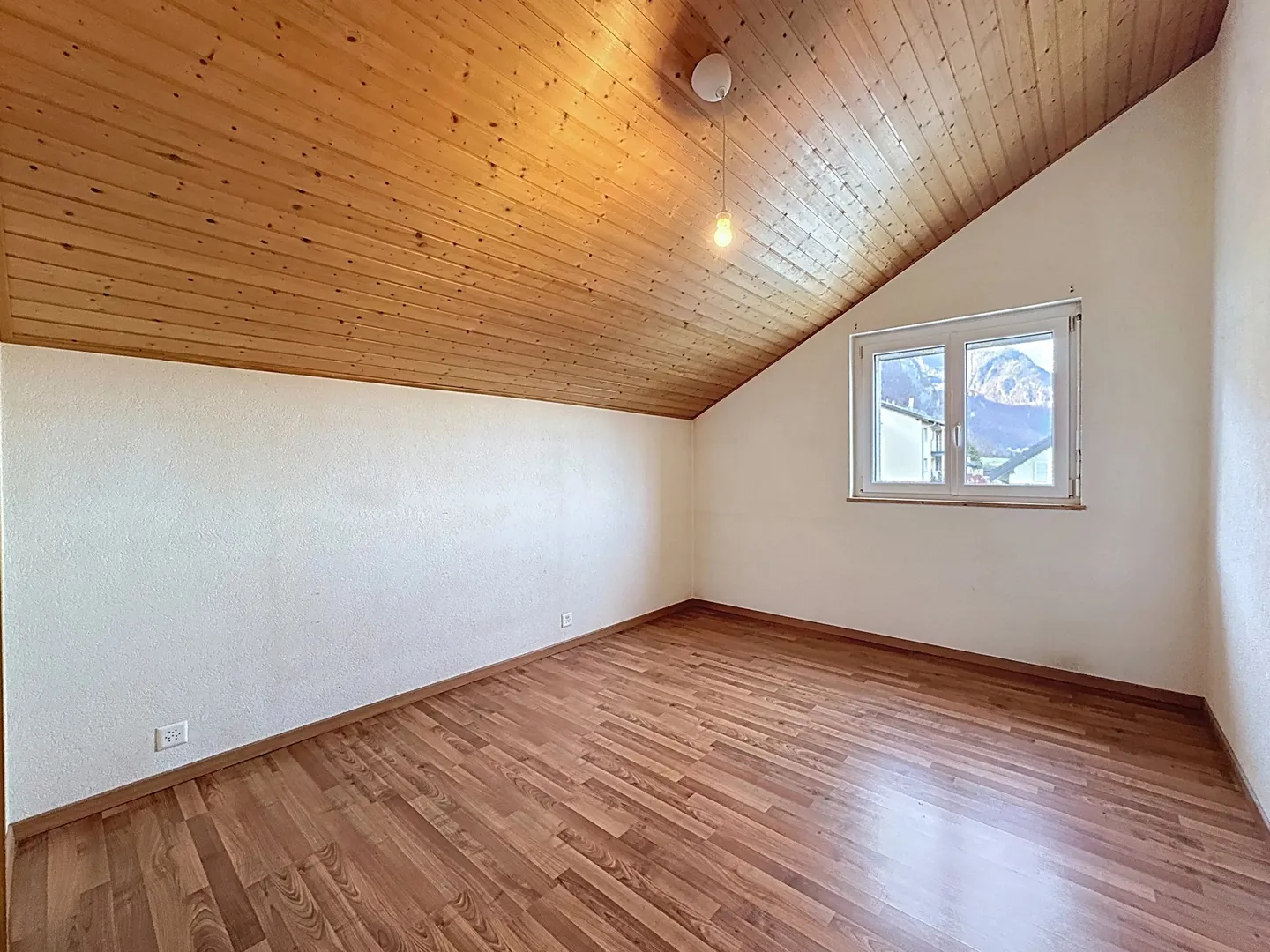 Charming semi-detached villa with garden and jacuzzi - Photo 8 of 13