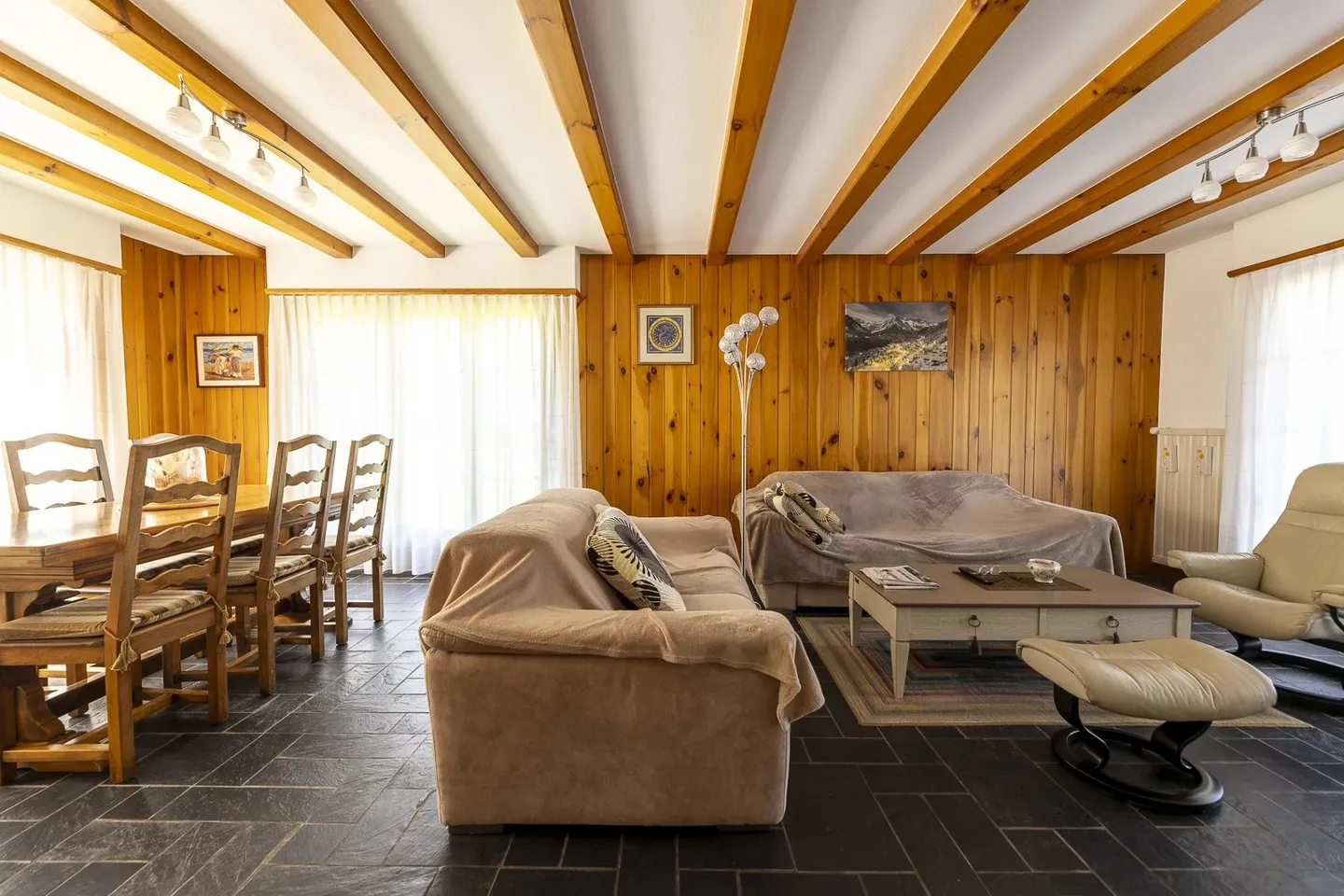 Family Villa in Choëx – Monthey | A versatile property with multiple possibilities - Photo 3 of 13
