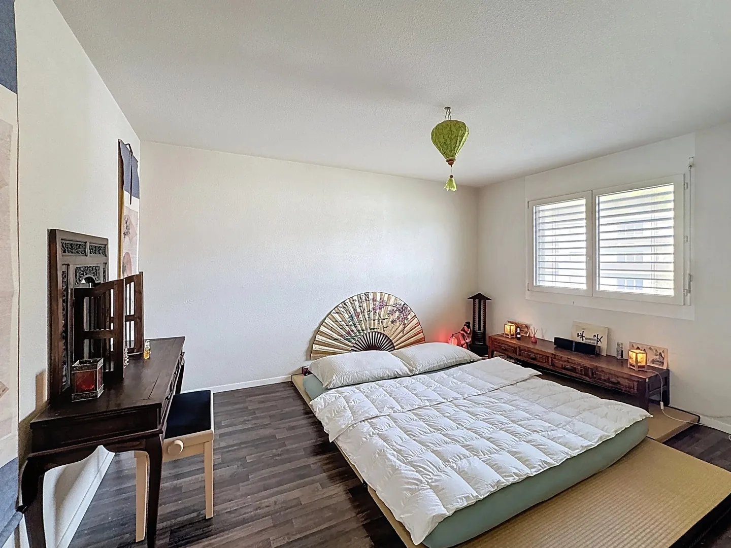 Atypical apartment with large living spaces and lots of charm - Photo 8 of 12