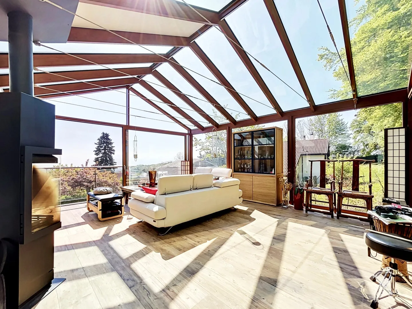 Exceptional panoramic view – Family villa with spacious veranda - Photo 2 of 11