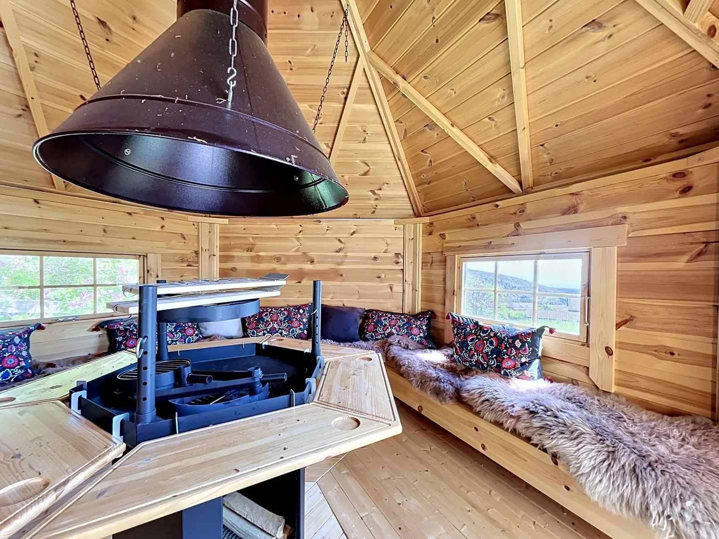 Exceptional panoramic view – Family villa with spacious veranda - Photo 8 of 11