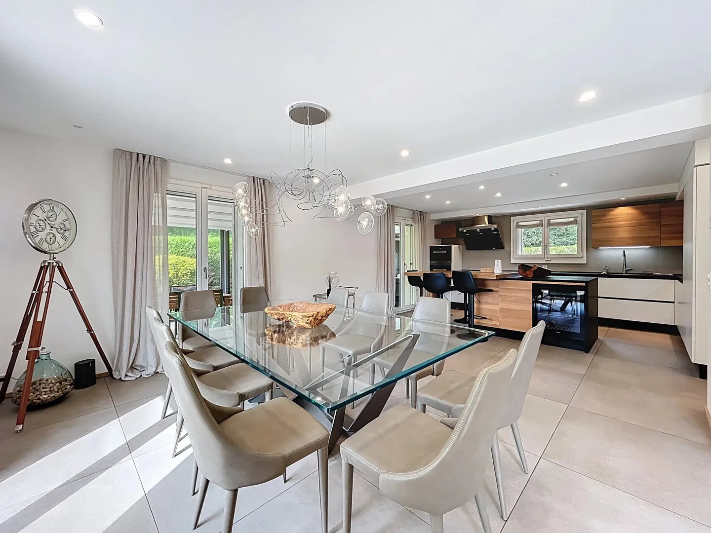 En exclusivité : Belle villa rénovée à proximité de Nyon - Photo 8 sur 13