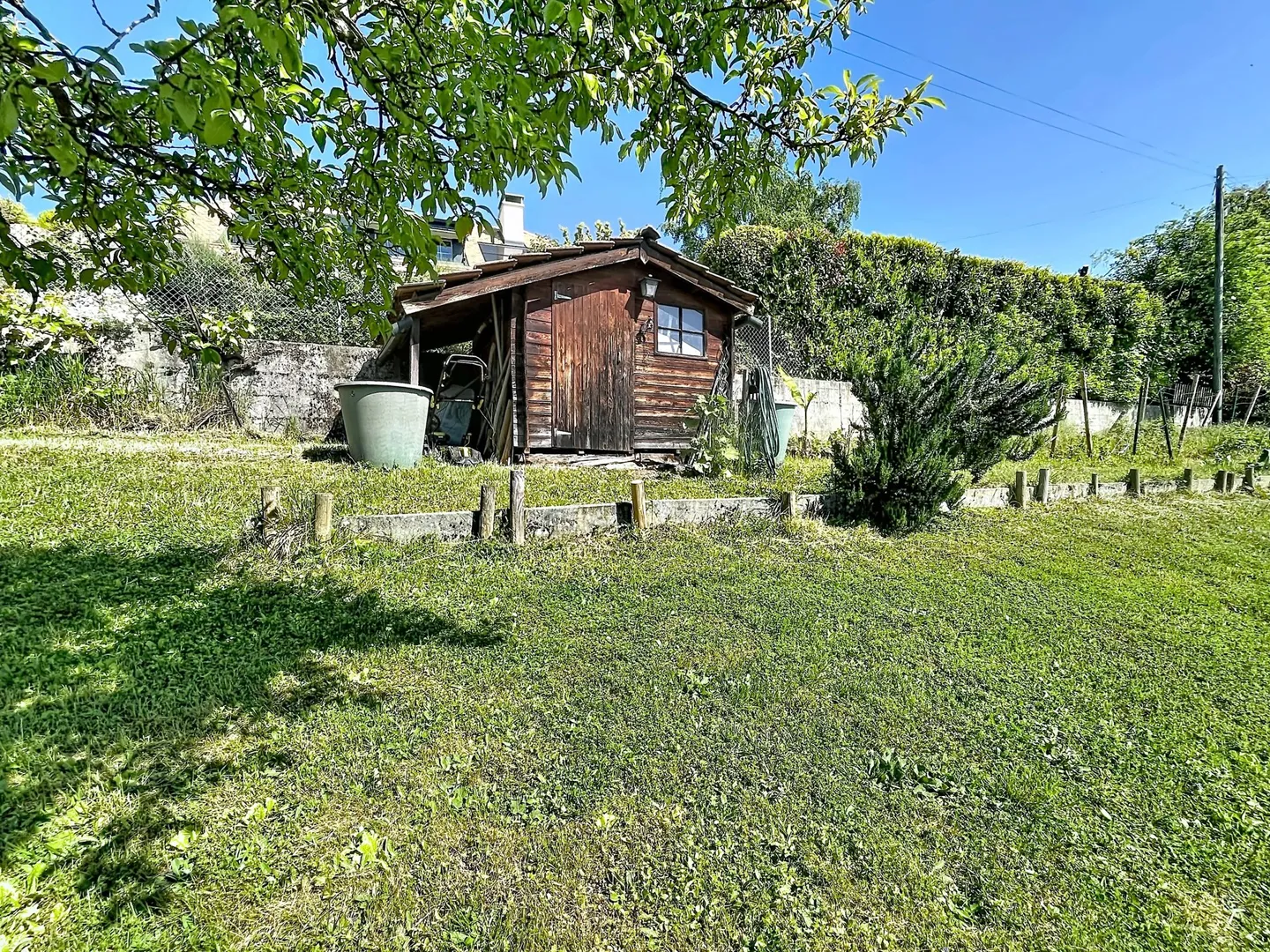 Parzelle mit Chalet in einer grünen Umgebung und Seeblick - Foto 5 von 7