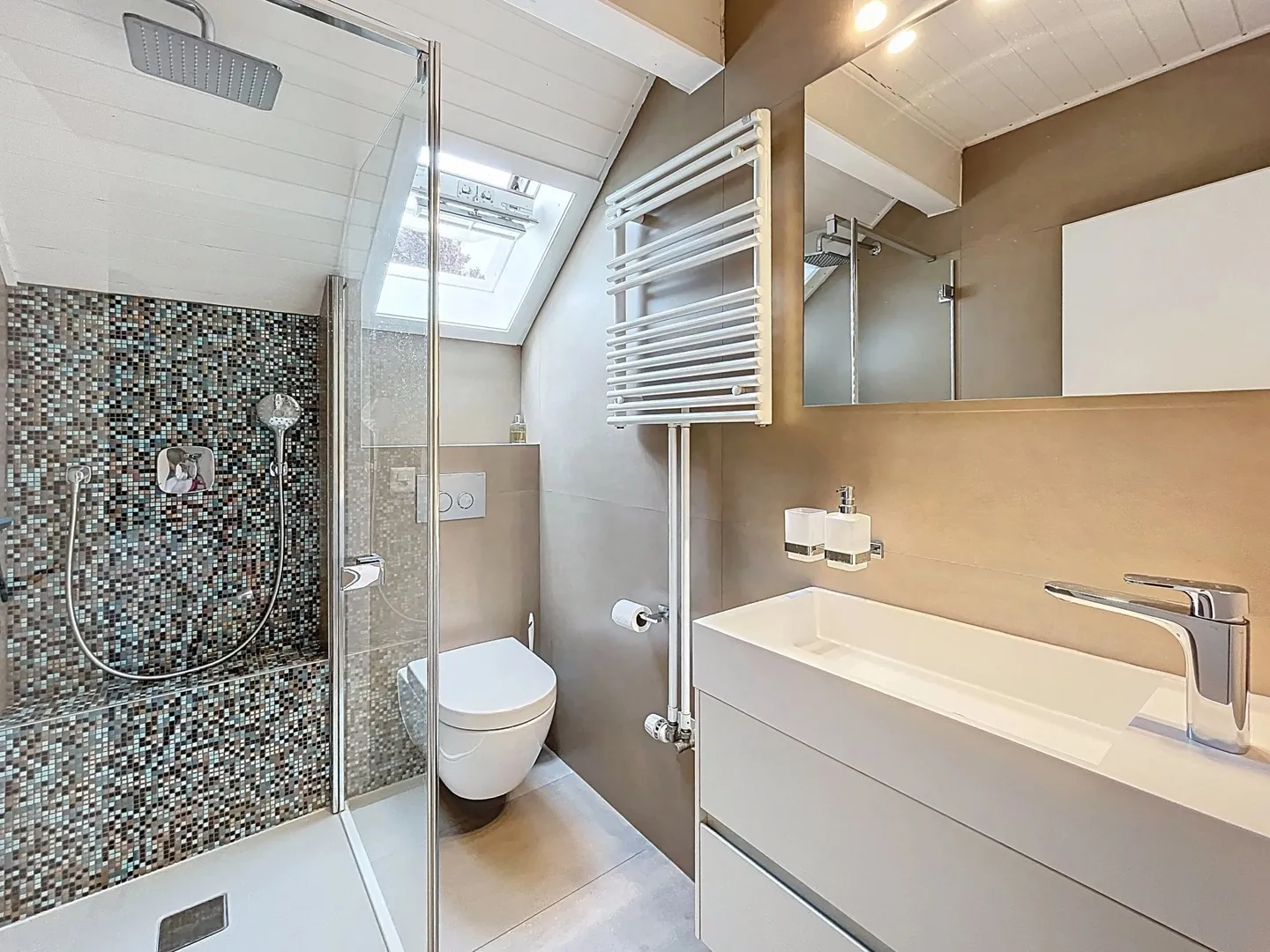 En exclusivité : Belle villa rénovée à proximité de Nyon - Photo 10 sur 13