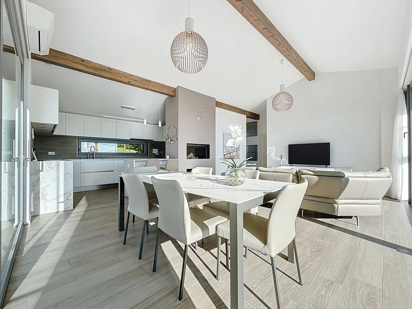 En Exclusivité : Elégante villa au coeur des vignes - Photo 3 sur 11