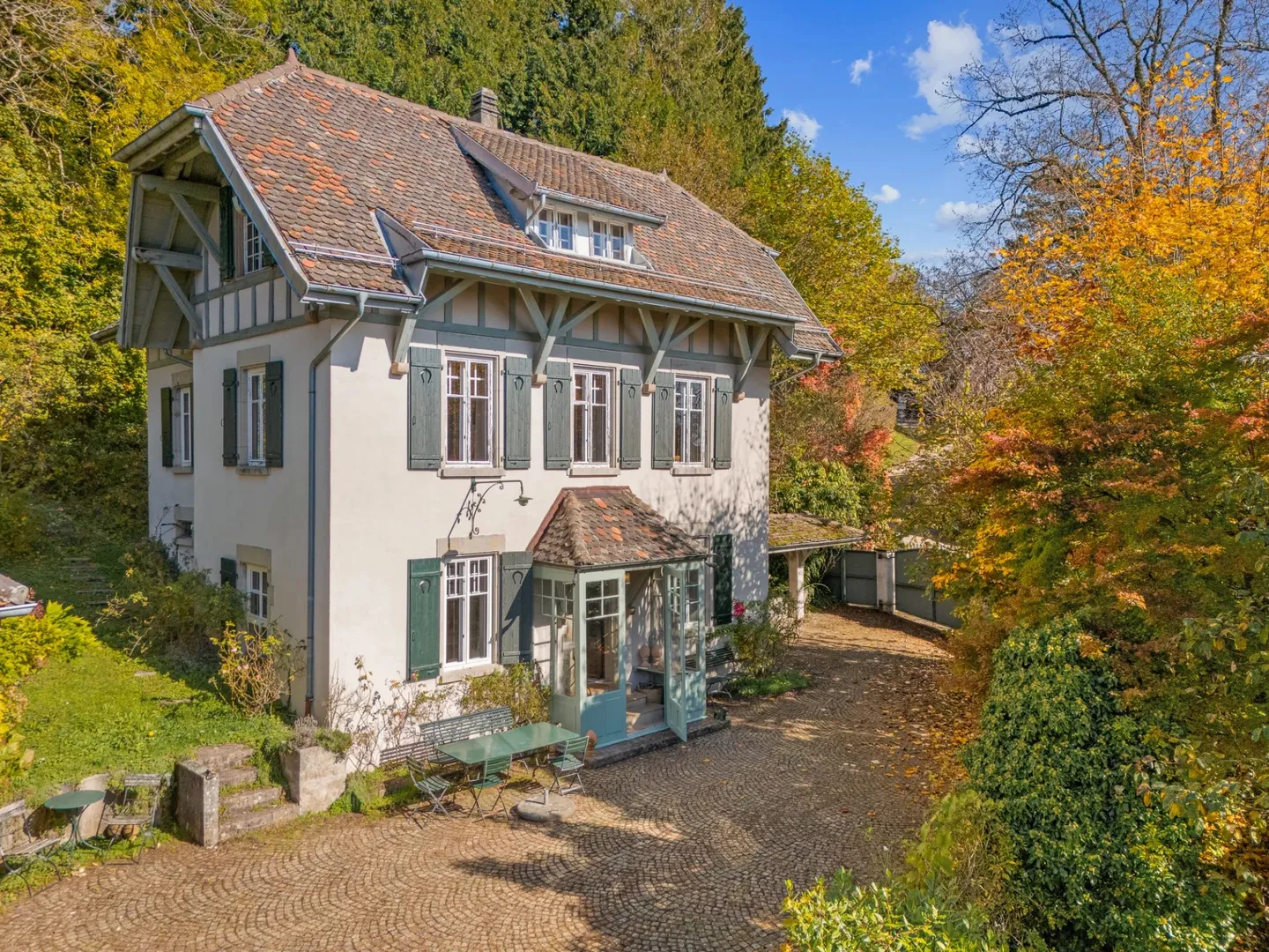 Charaktervolle Villa 5–6 Zimmer, ein einzigartiger Ort mit zeitlosem Charme - Foto 10 von 12