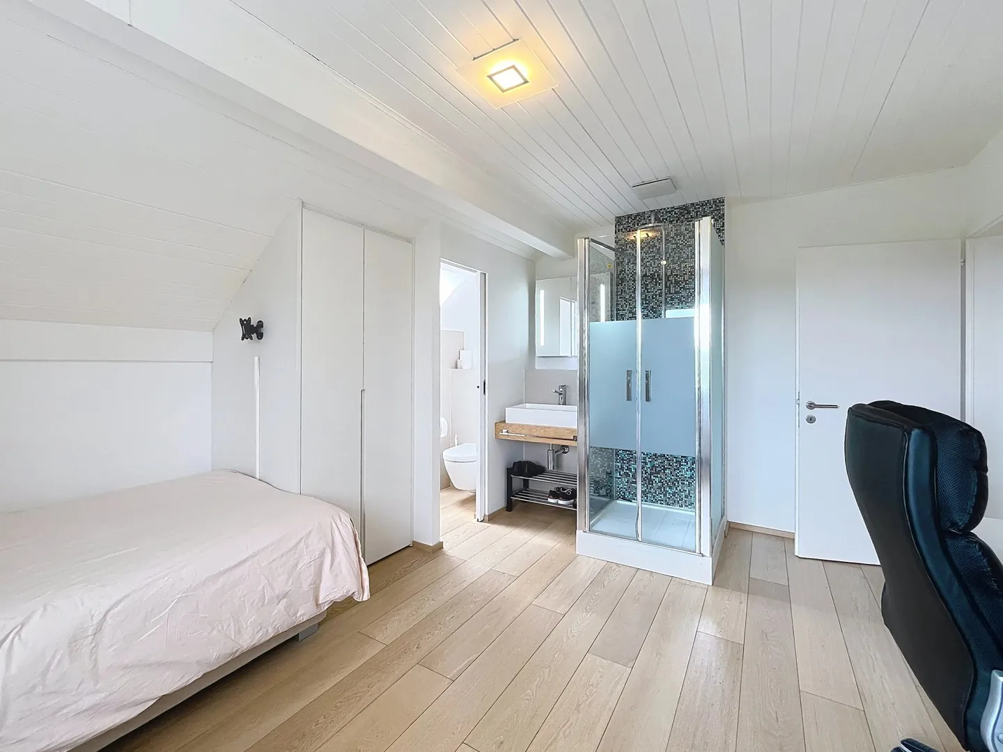 En exclusivité : Belle villa rénovée à proximité de Nyon - Photo 12 sur 13