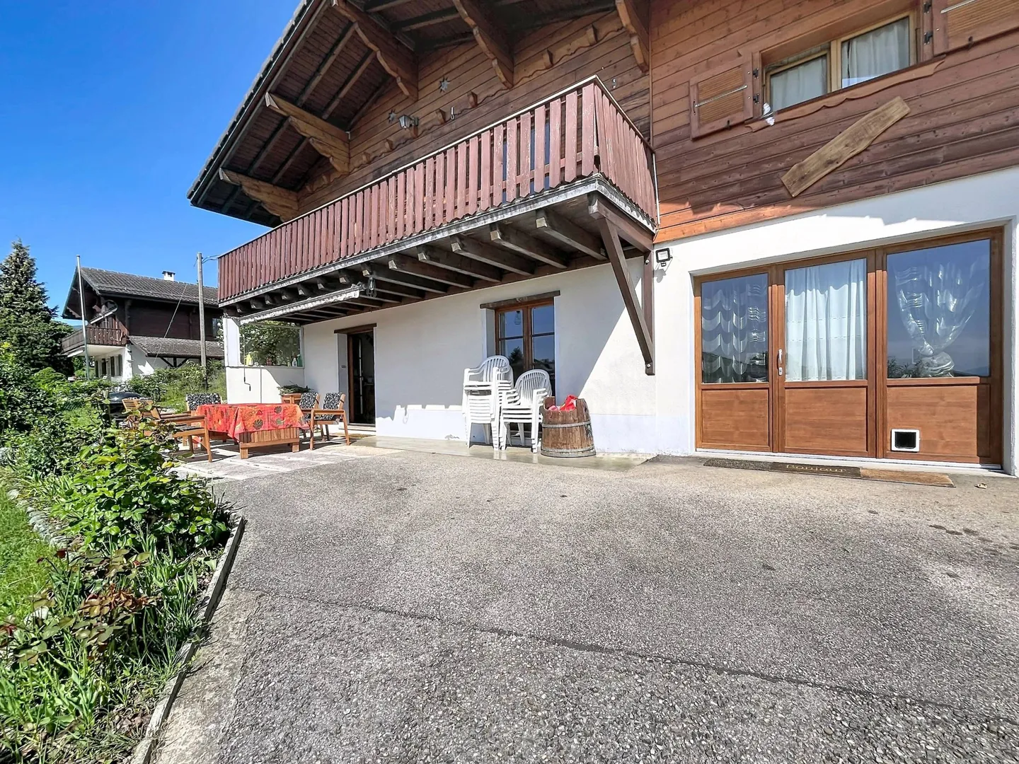Parzelle mit Chalet in einer grünen Umgebung und Seeblick - Foto 7 von 7