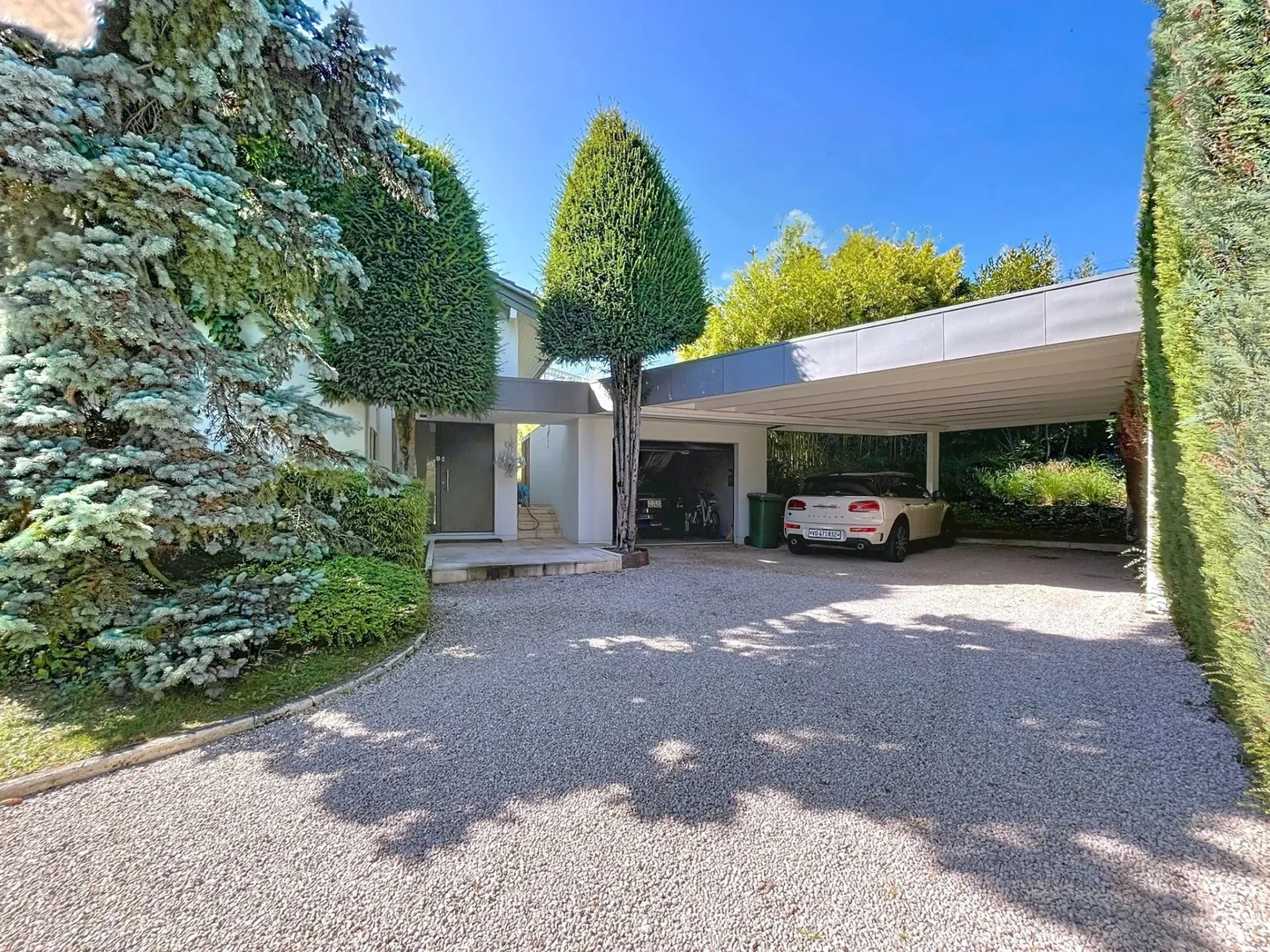 Exklusiv - Wunderschöne Villa mit Pool - Foto 4 von 12