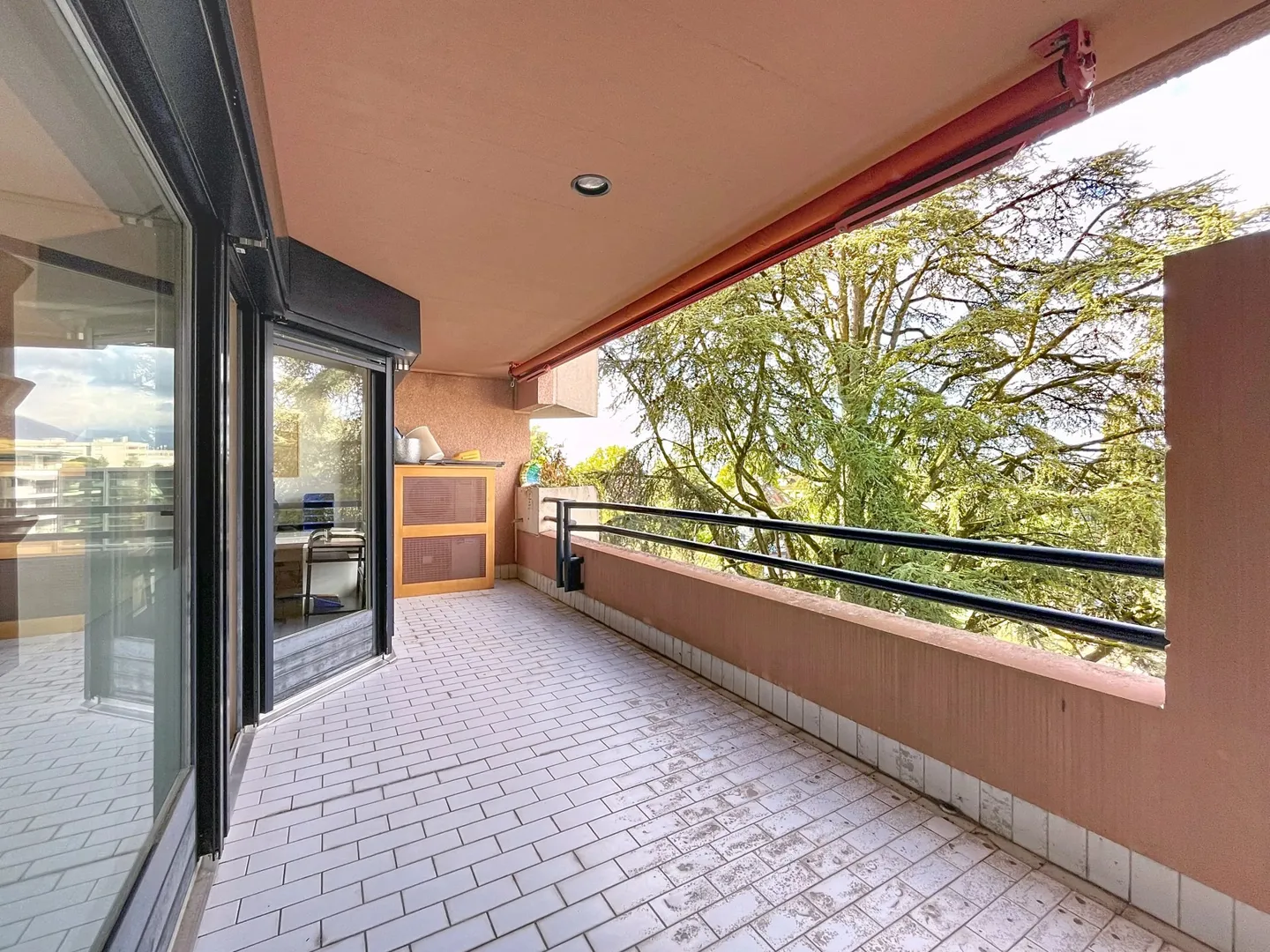 Apartment in the heart of Nyon - Photo 2 of 6