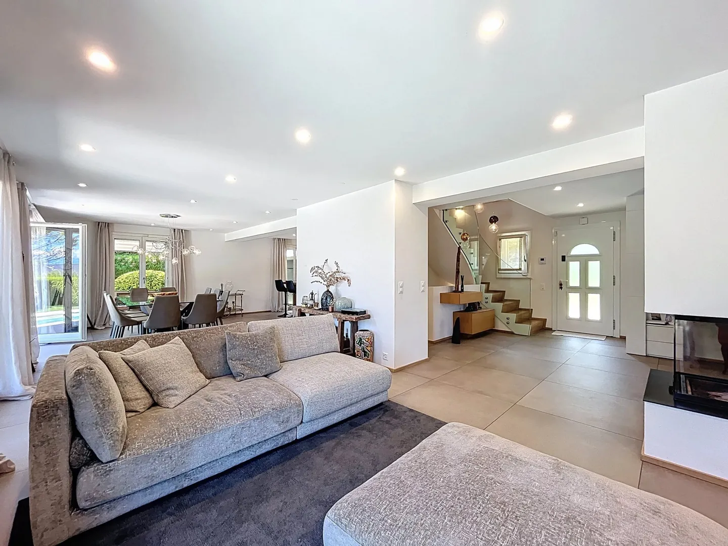 En exclusivité : Belle villa rénovée à proximité de Nyon - Photo 6 sur 13