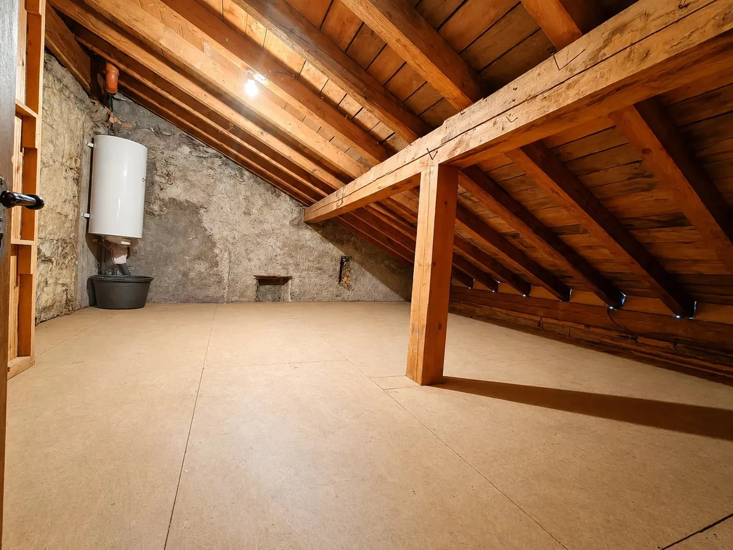 Appartement spacieux avec potentiel d'agrandissement - Photo 8 sur 8