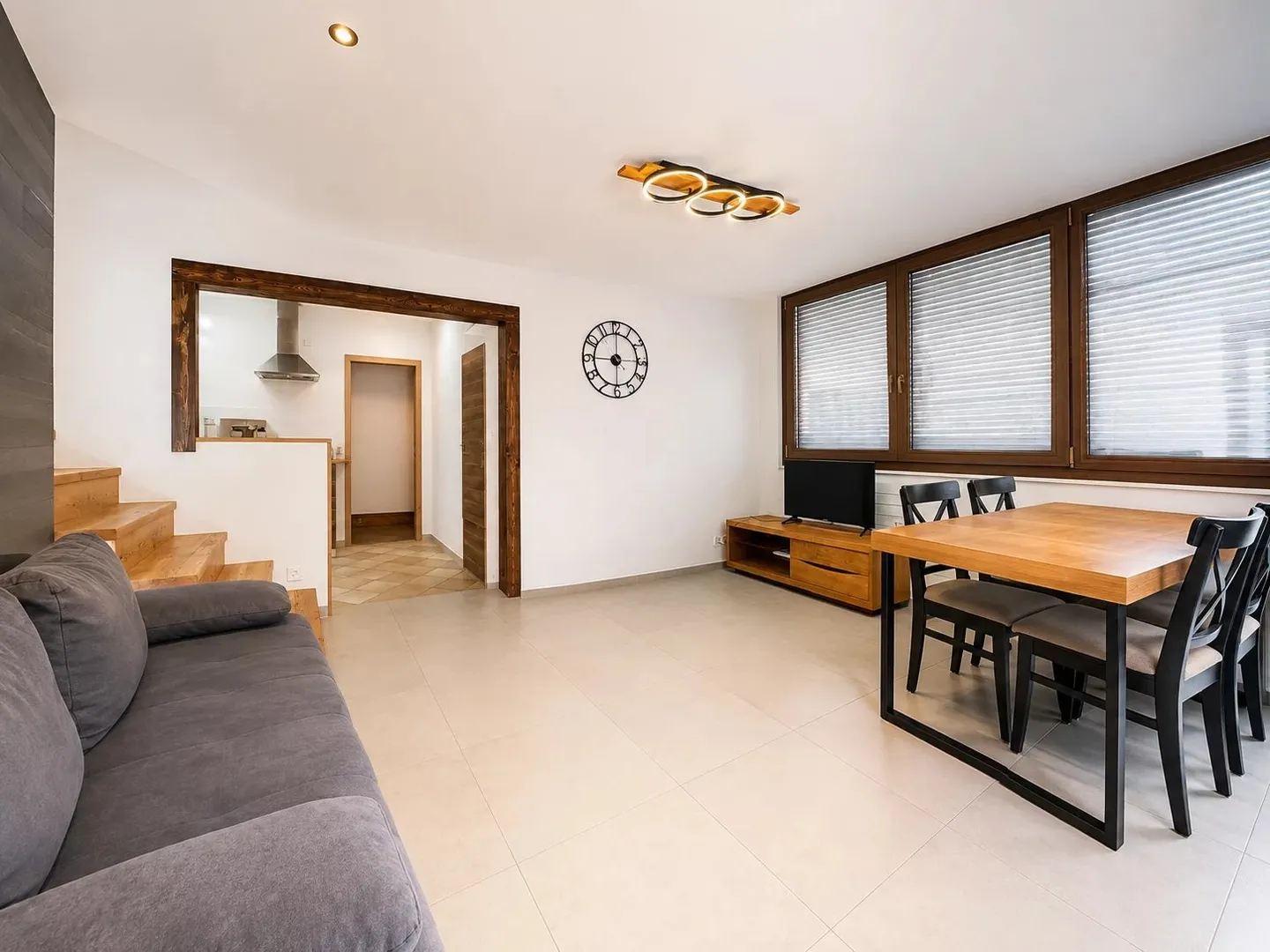 Gemischtes Unternehmen mit Hotelbereich, Restaurant und unabhängiger Wohnung in Bourg-St-Pierre - Foto 8 von 12