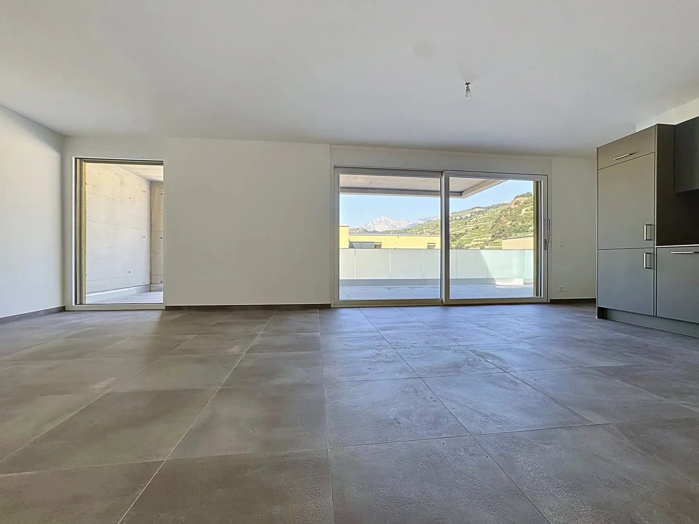 Lumineux 2.5 pièces au 2e étage avec grande terrasse - Promotion Alegria à Uvrier - Photo 3 sur 11