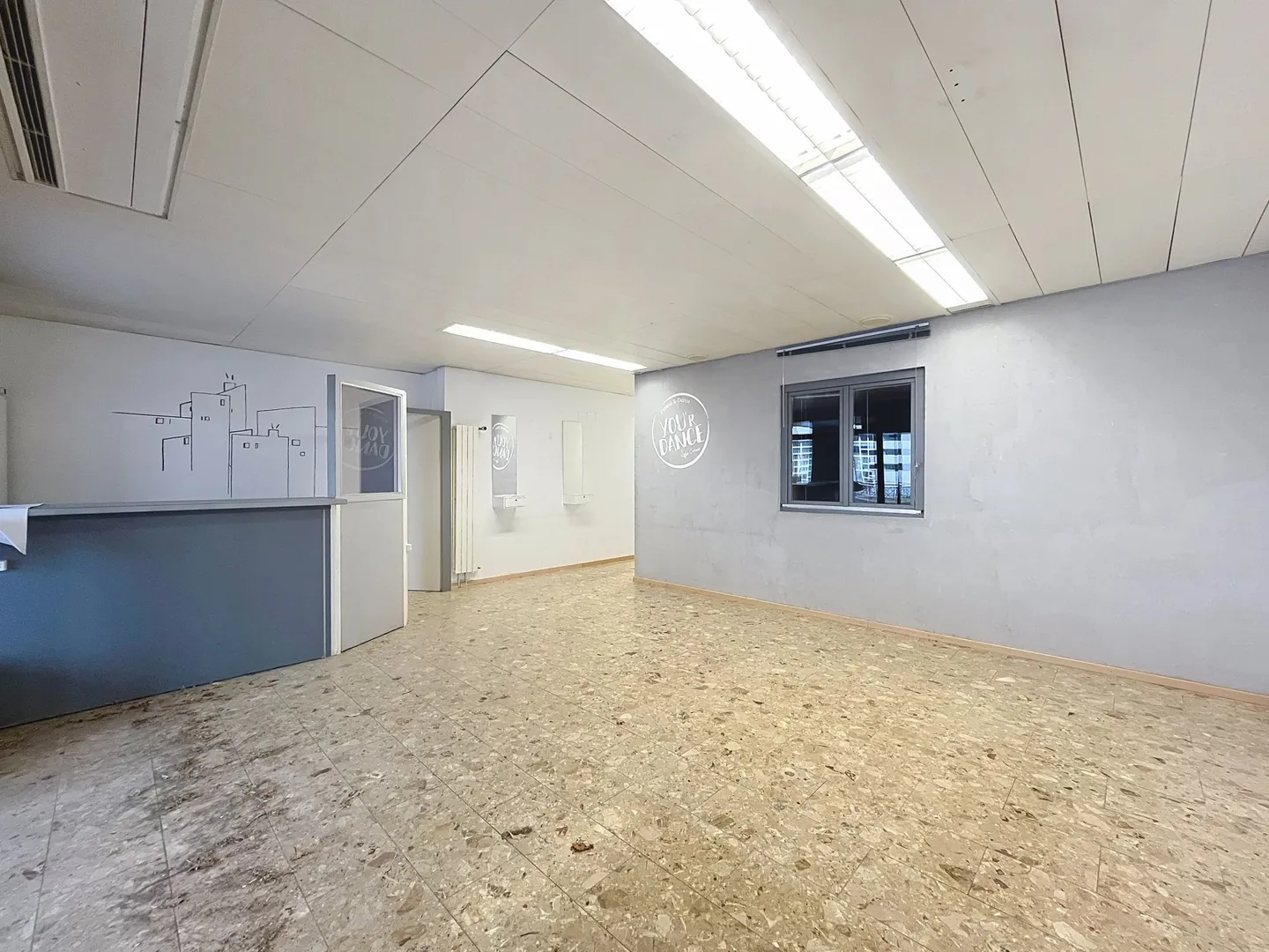 Spacieux local commercial au centre de Sierre - Foto 4 di 12