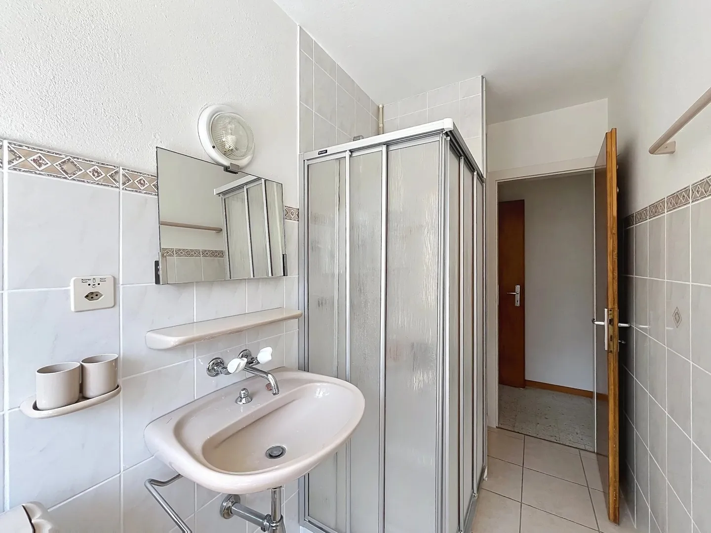 Appartement de 4 pièces au calme avec une belle vue - Photo 10 sur 13
