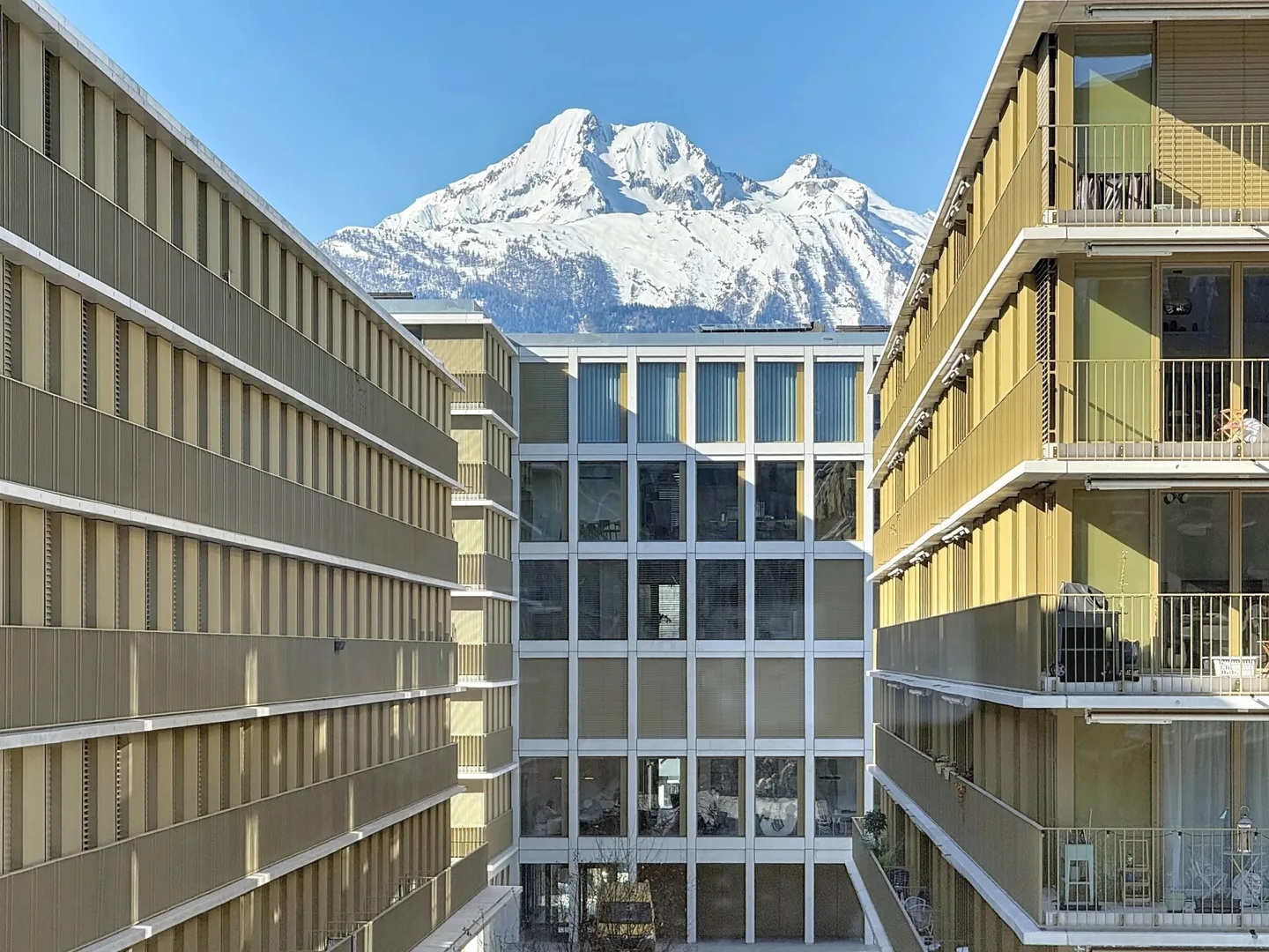 Bureau Moderne à Sion - Photo 1 sur 8