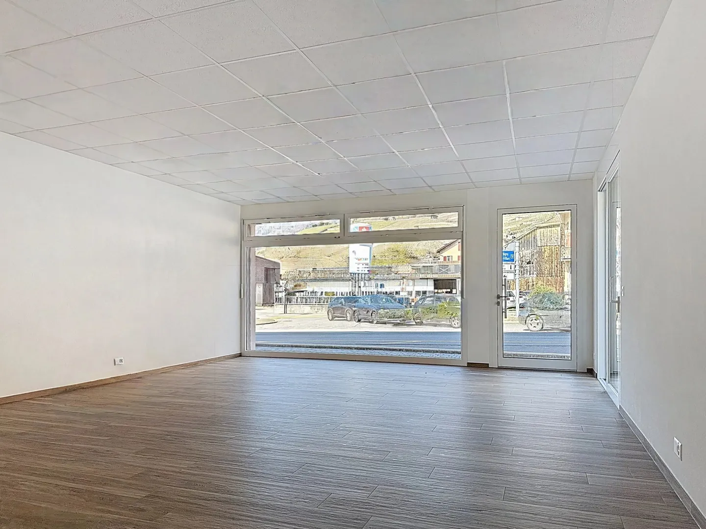 Espace Commercial avec Terrasse - Photo 4 sur 7