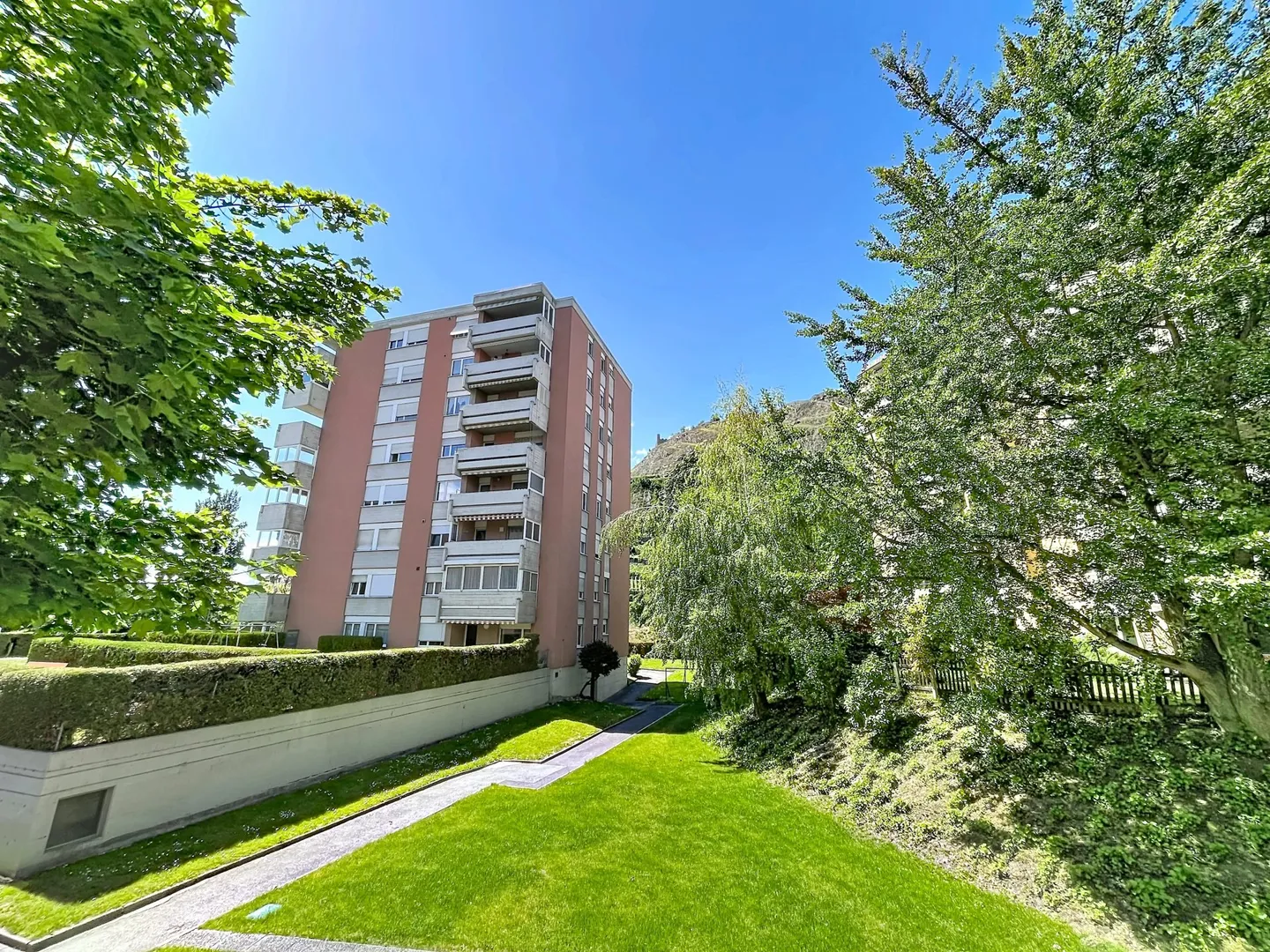 Bel appartement traversant de 4,5 pièces dans le quartier de Vissigen à Sion - Photo 1 of 13