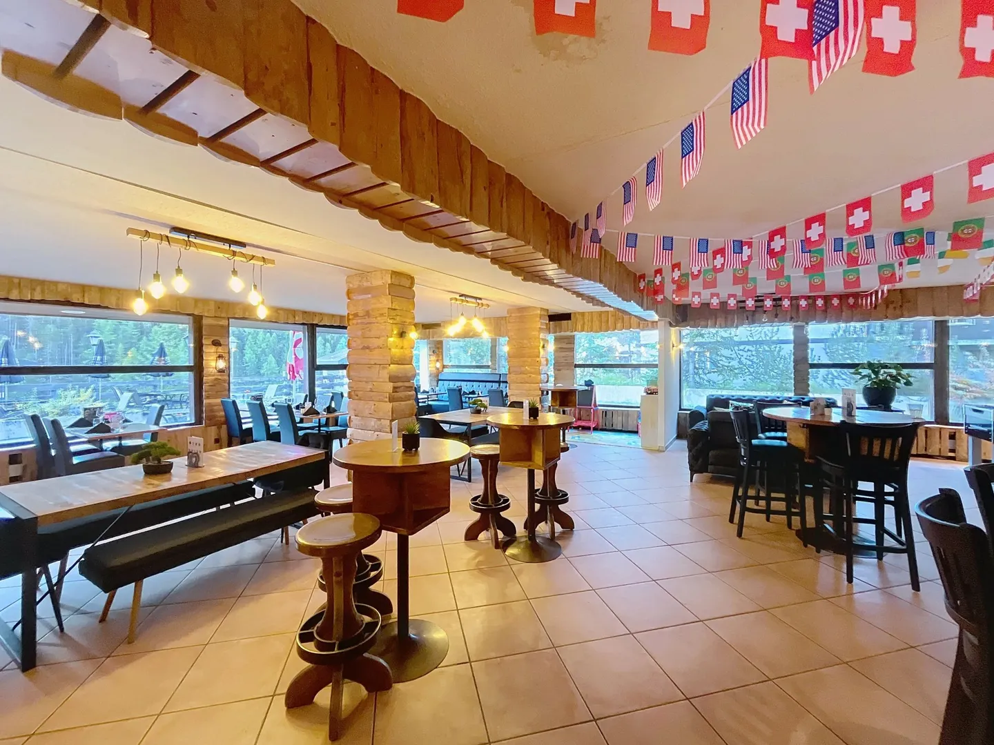 Bar/restaurant au coeur de Grimentz - Photo 1 of 12