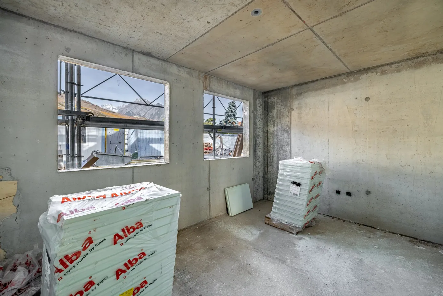 Last lot! Rare duplex with terrace, garden & balcony - Photo 10 of 13