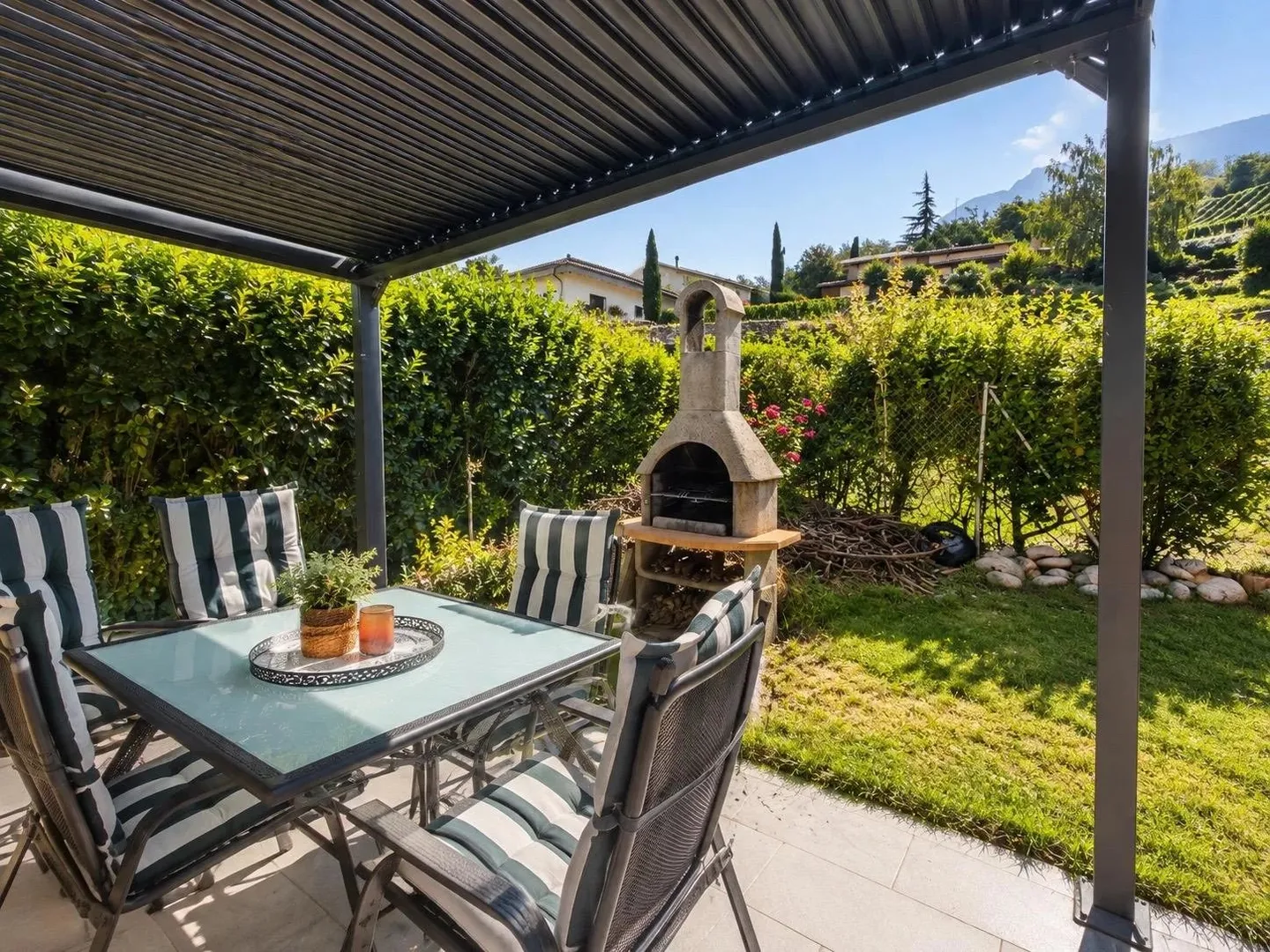 Spacieuse villa individuelle avec grand jardin à Sierre - Foto 3 di 13