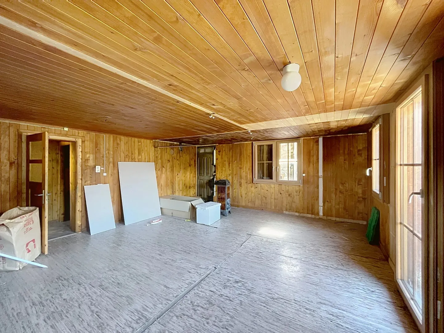 Apartment with renovation potential and mountain view - Photo 2 of 7