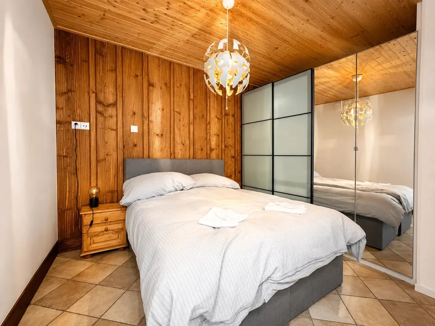 Gemischtes Unternehmen mit Hotelbereich, Restaurant und unabhängiger Wohnung in Bourg-St-Pierre - Foto 10 von 12
