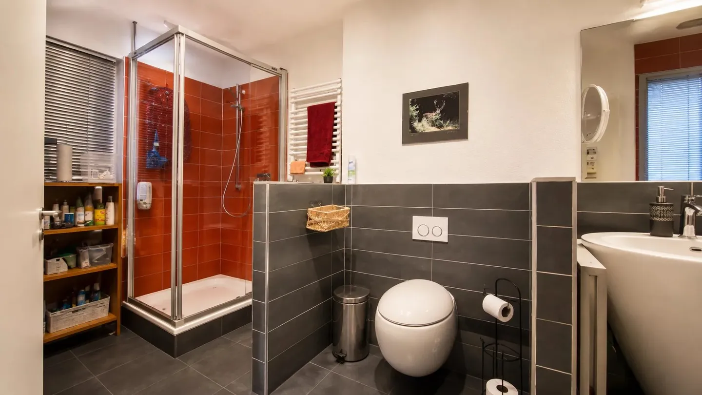4,5-Zimmer-Wohnung im 10. Stock mit Panoramablick - Foto 8 von 9