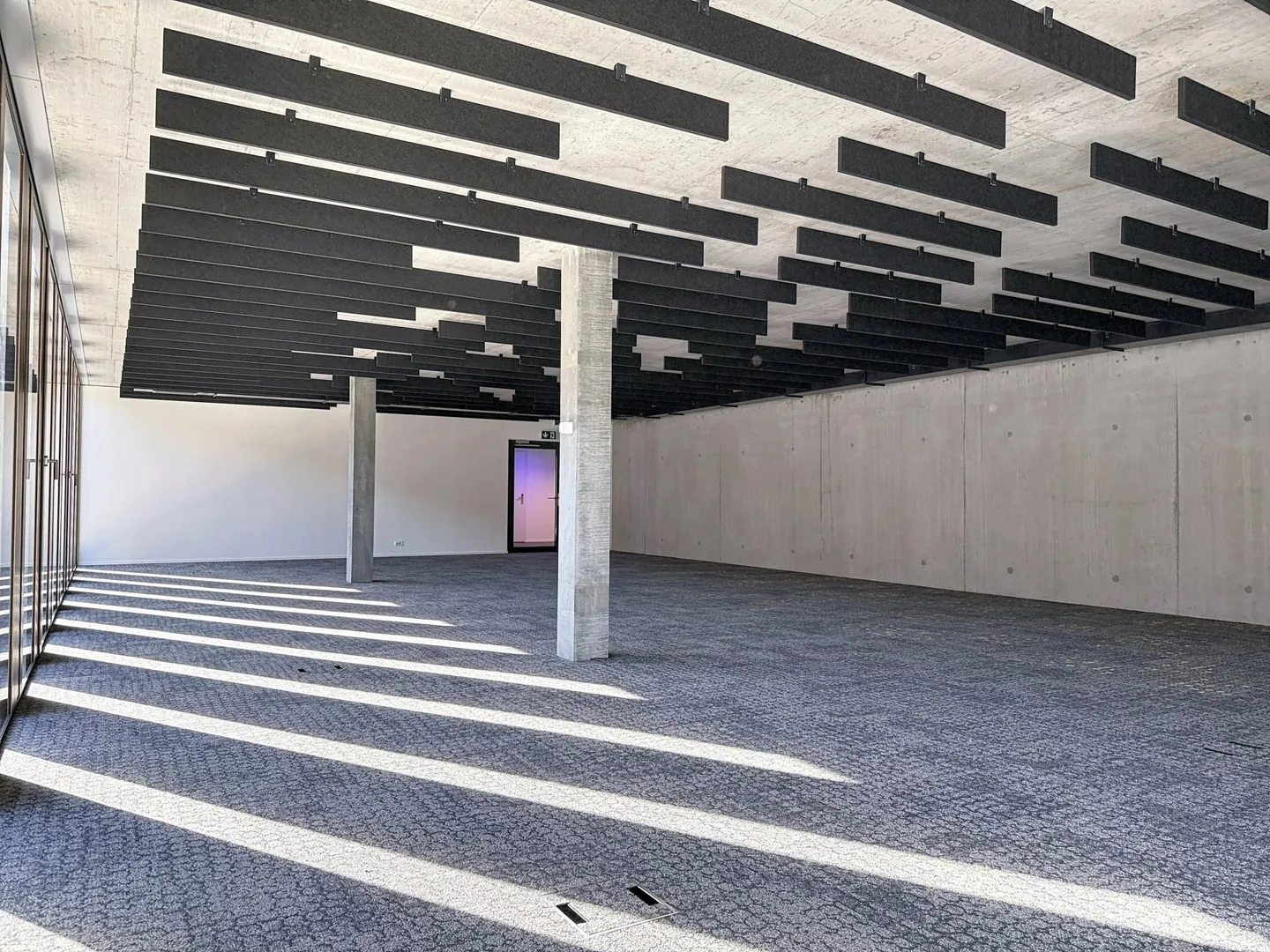 Bureau Moderne à Sion - Photo 3 sur 8