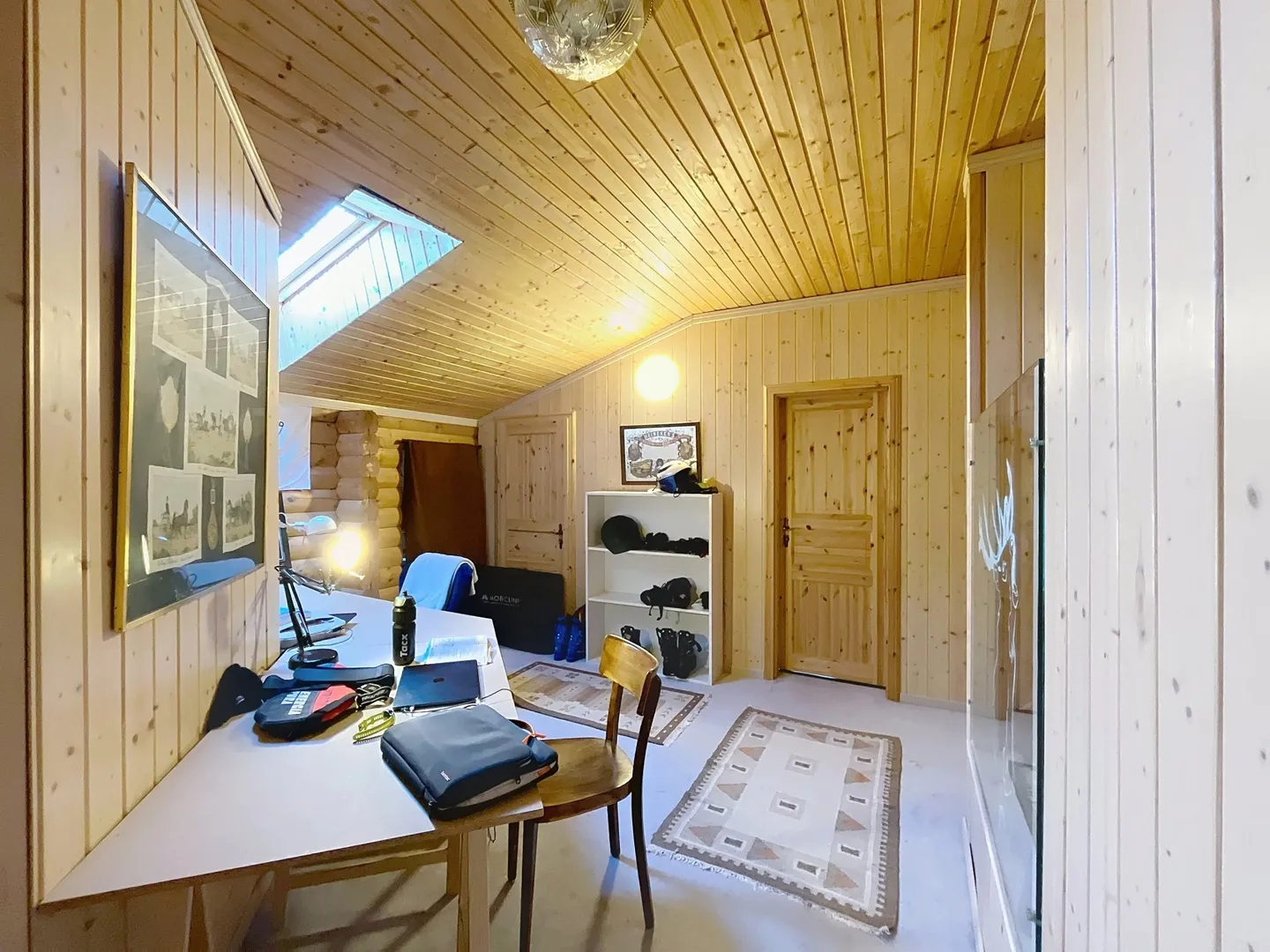 Chalet canadien en rondins avec deux appartements et vue imprenable - Photo 11 of 13